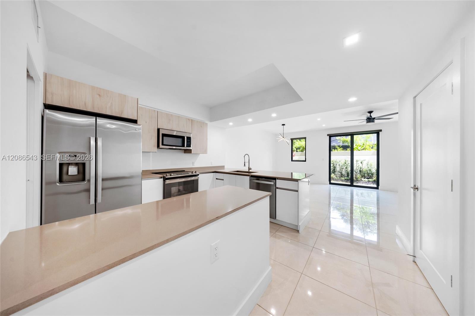 4133 N Oak Pl — Photo 4