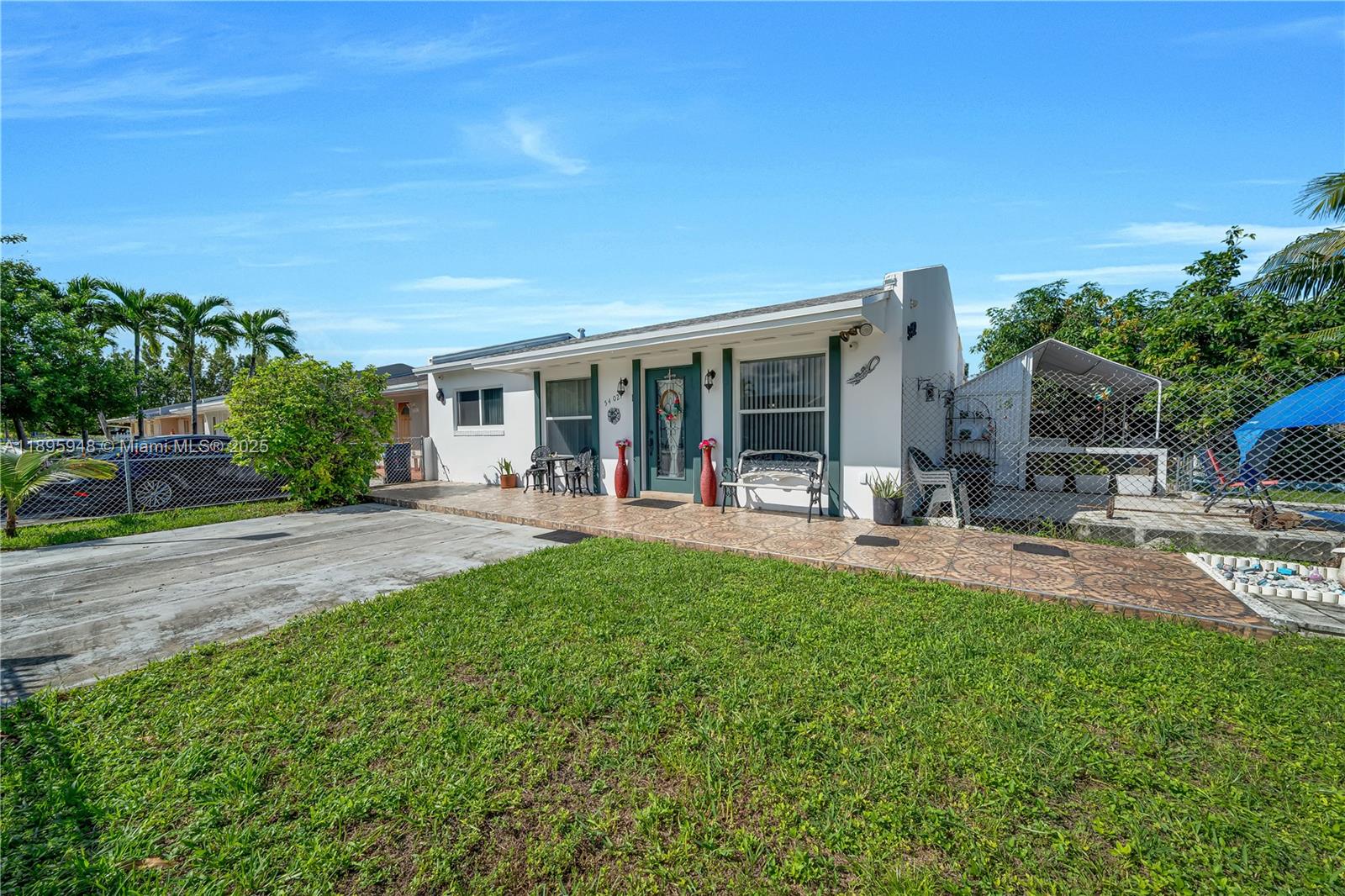 5402 SW 128th Pl — Photo 4