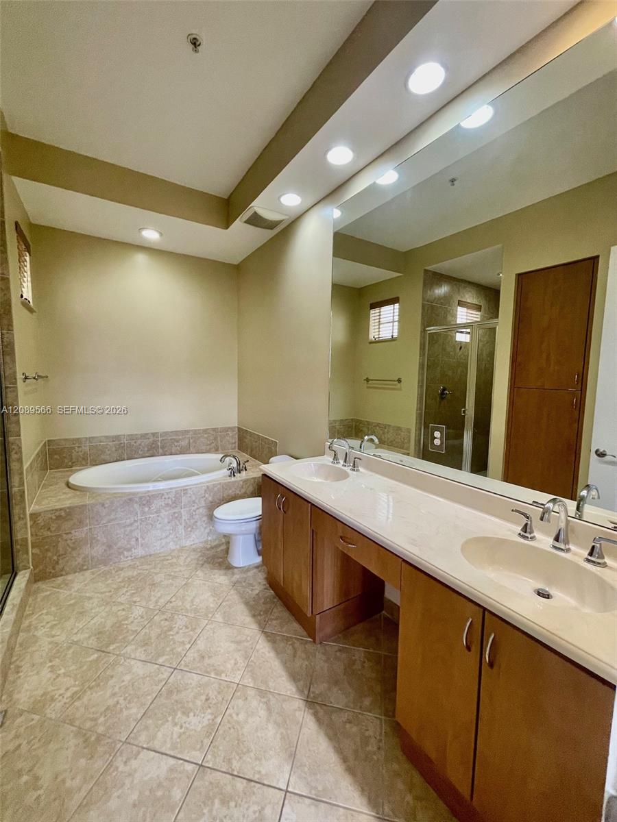 2925 NW 126th Ave # 1 — Photo 4