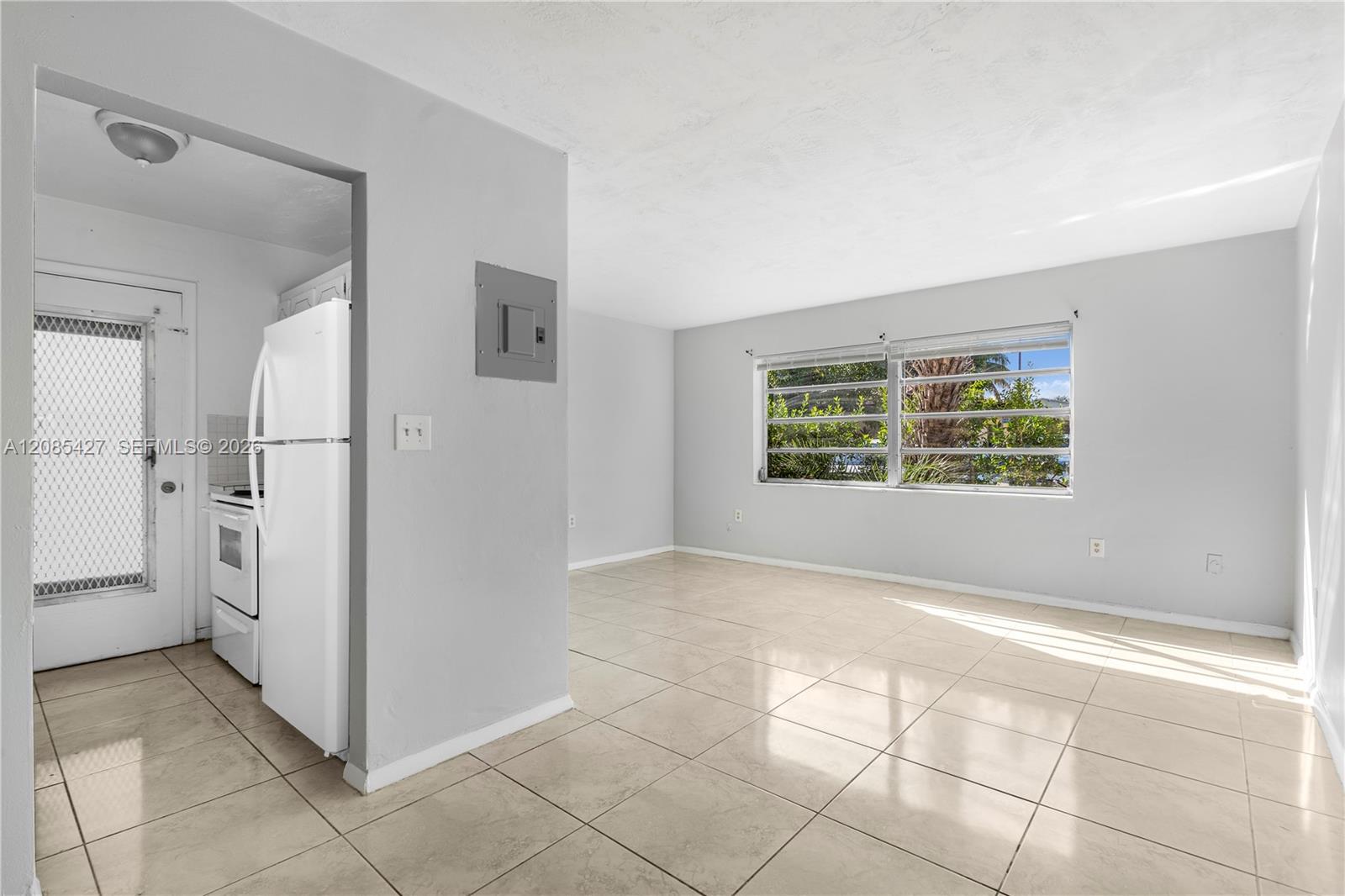 2040 NE 170th St # 10 — Photo 5