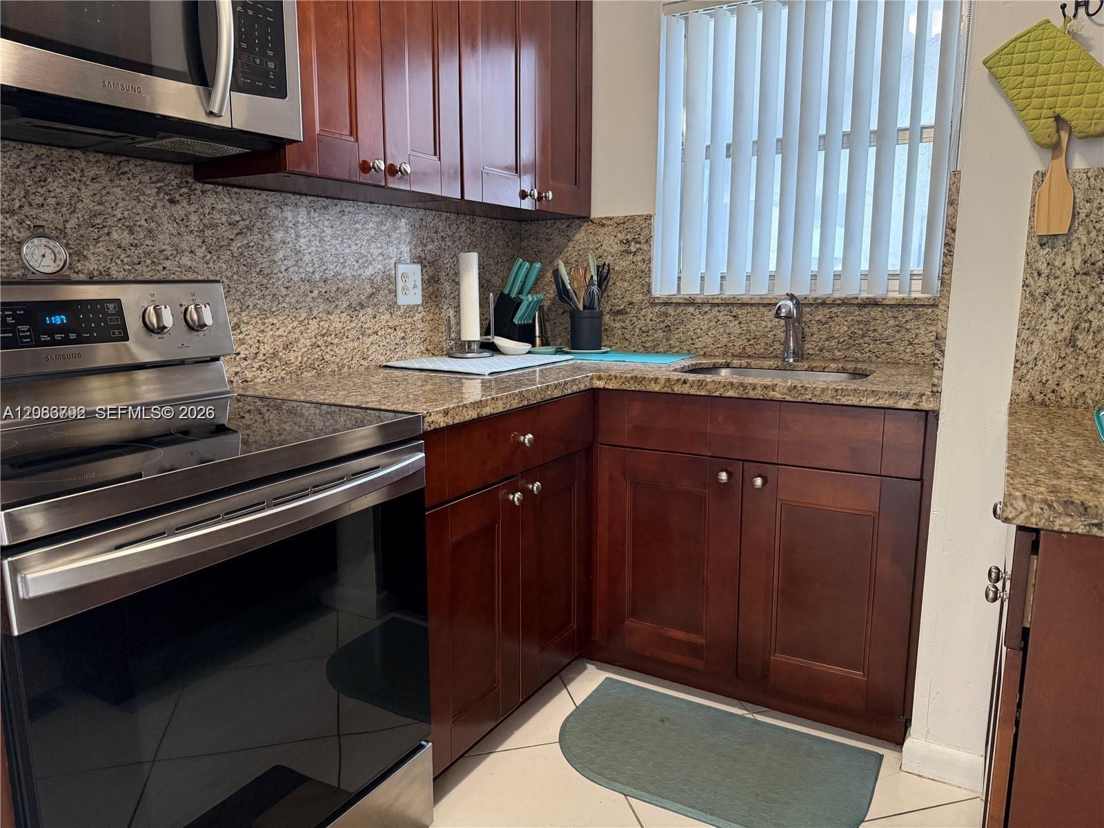 8821 W Flagler St # 411 — Photo 4