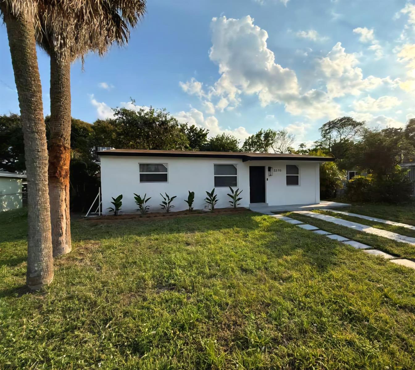 3370 NW 9th Street, Lauderhill FL 33311
