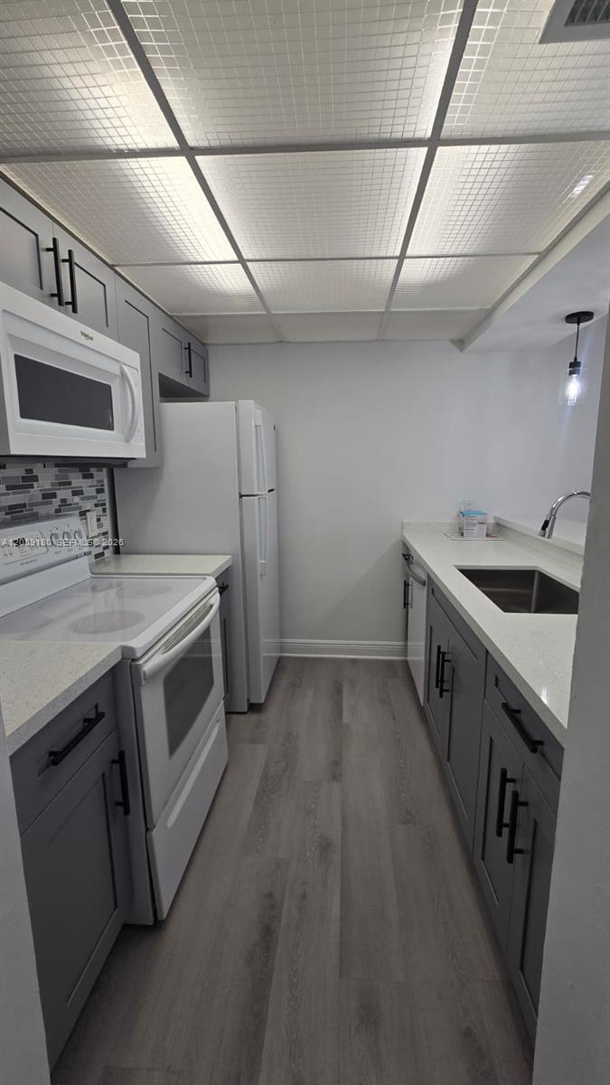8180 Geneva Ct # 419 — Photo 3