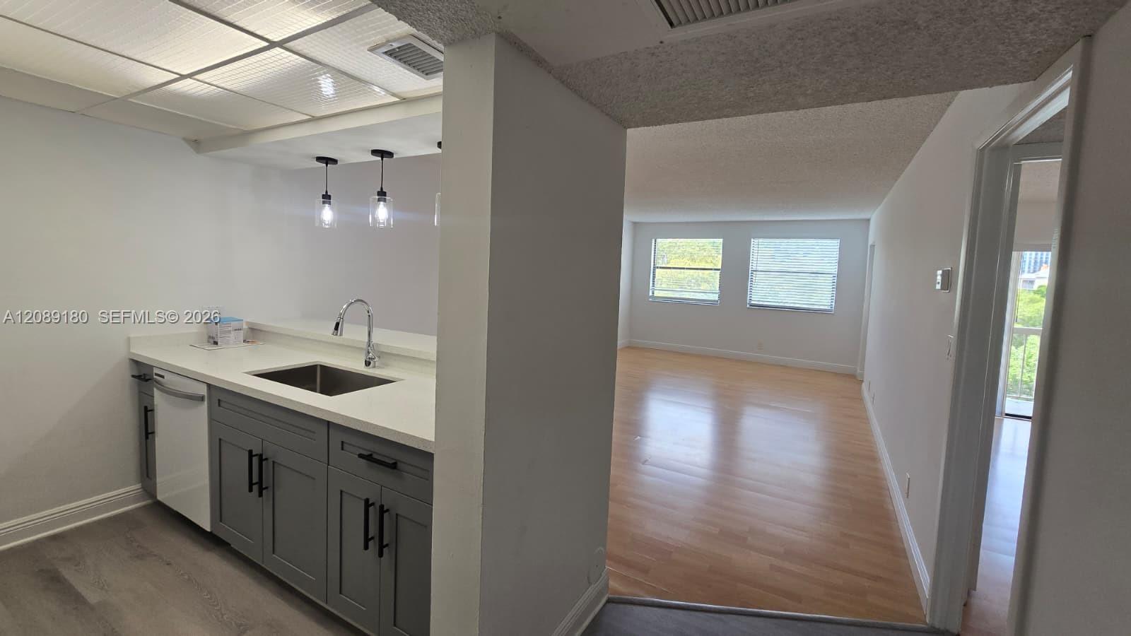 8180 Geneva Ct # 419 — Photo 4