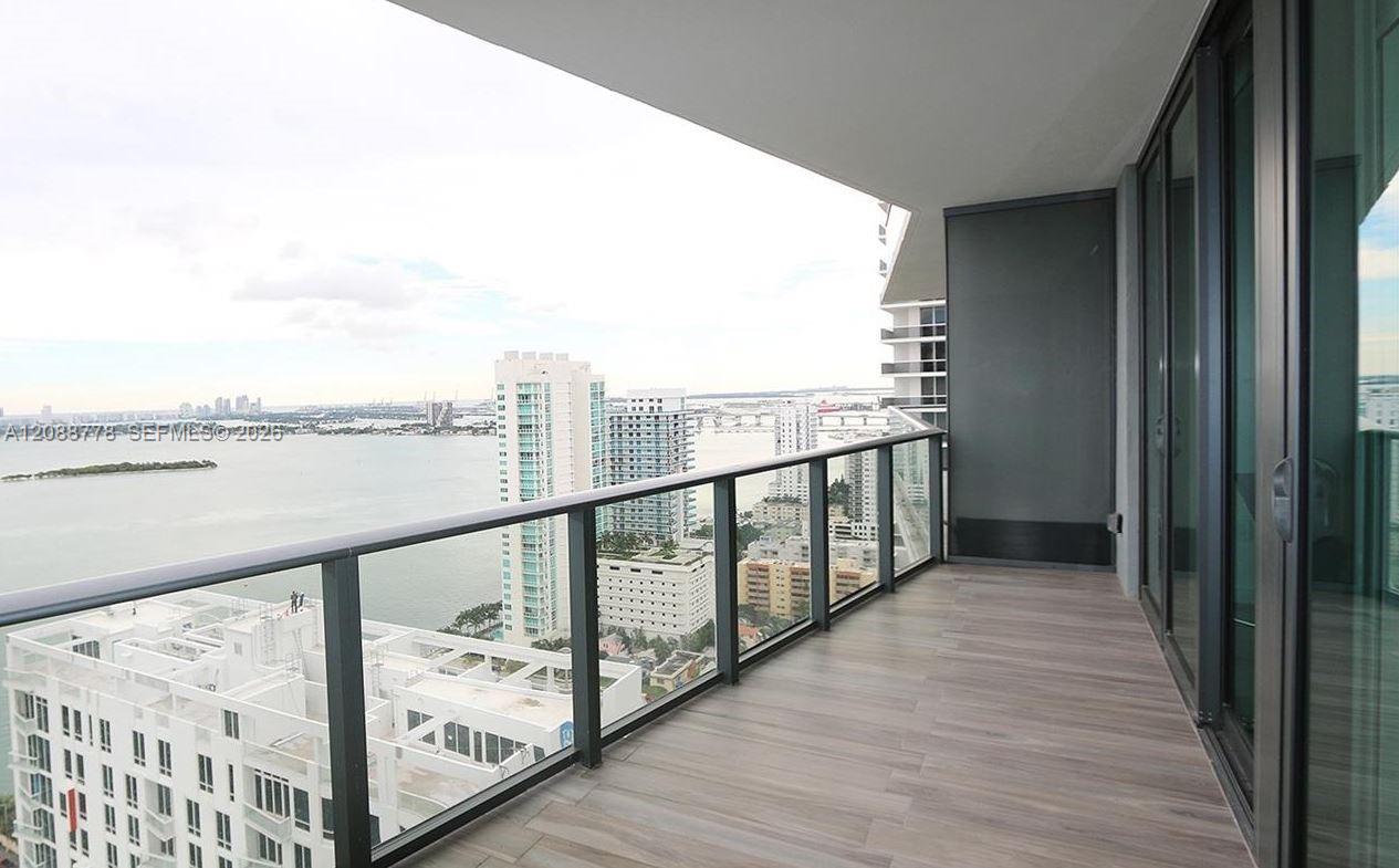460 NE 28th St # 2803 — Photo 3