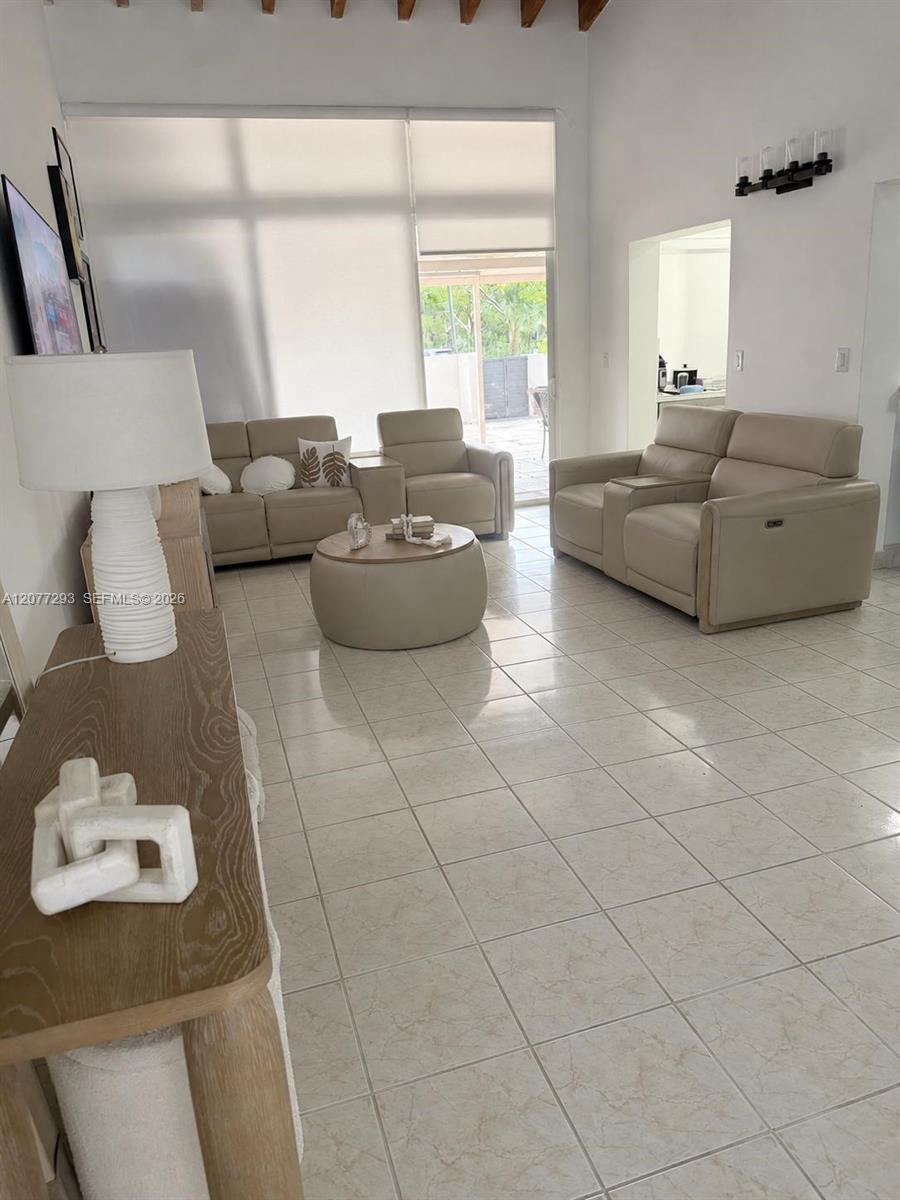 9171 Fontainebleau Blvd # 5 — Photo 2