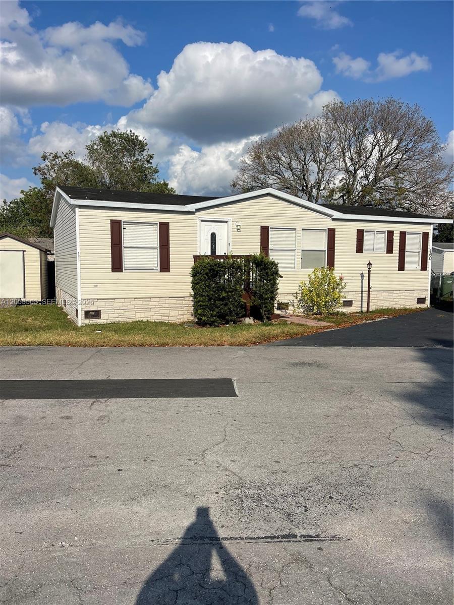 220 NE 12th Ave LOT 160, Homestead FL 33030