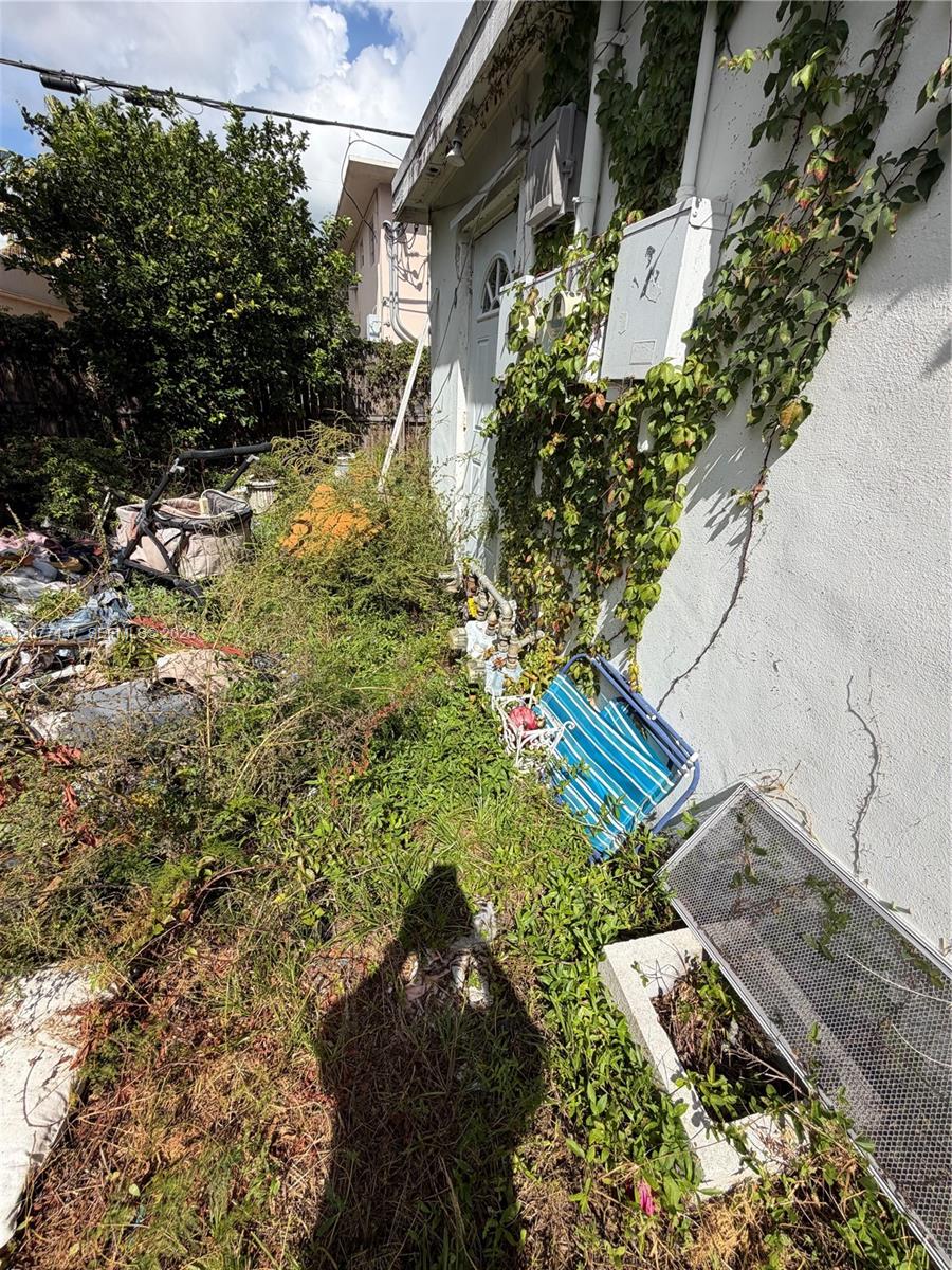 2034 Jefferson St — Photo 2
