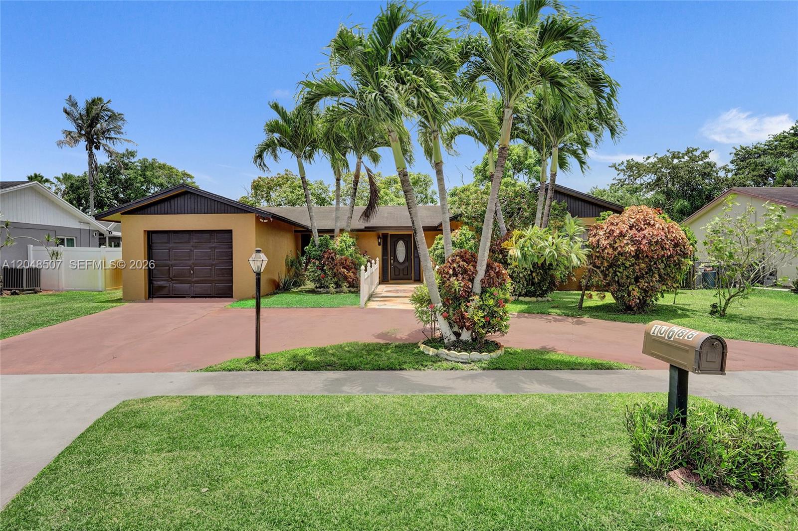 10688 Sleepy Brook Way, Boca Raton FL 33428