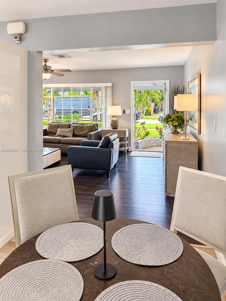 1107 NE 16th Ct — Photo 4