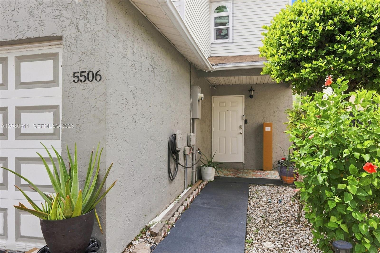 5506 NW 22nd St — Photo 2