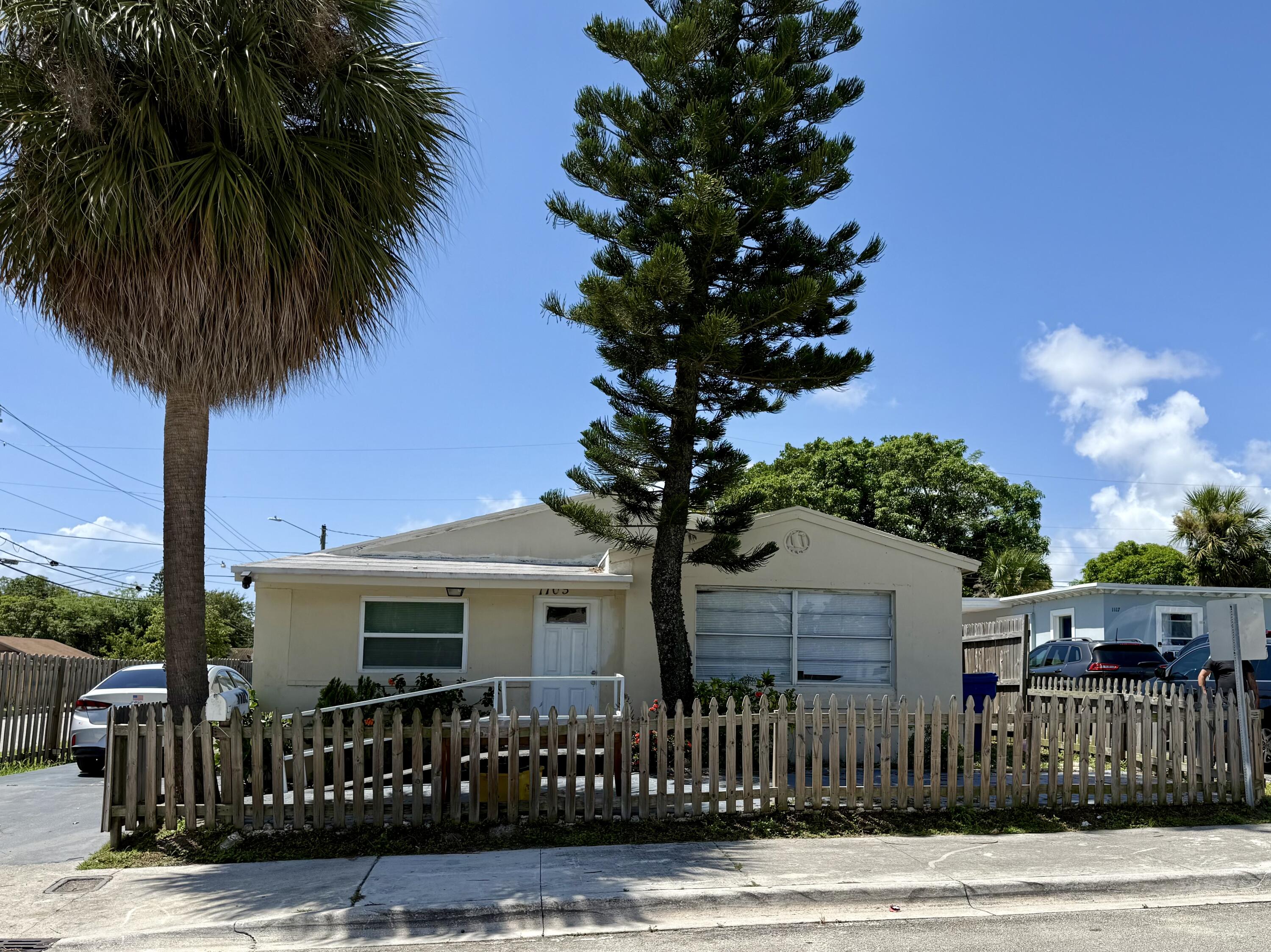 1105 W 34th Street, Riviera Beach FL 33404