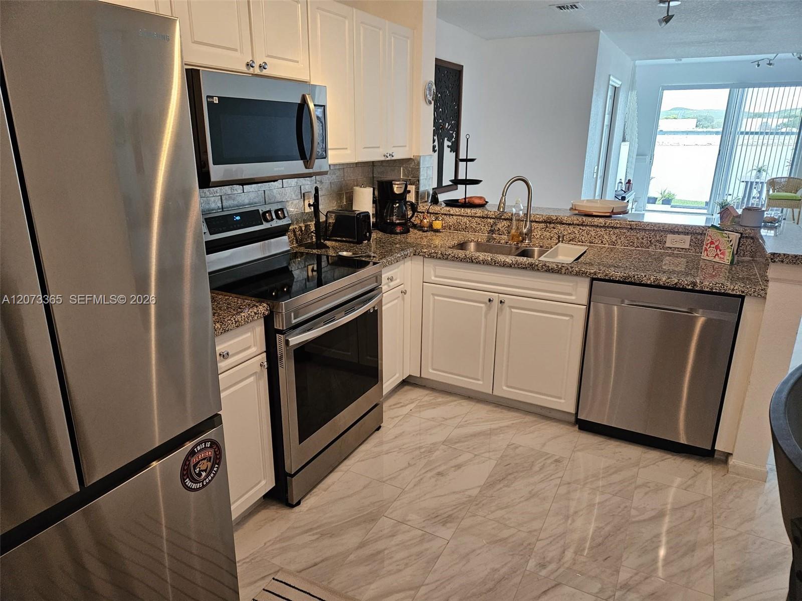 4135 Crystal Lake Dr — Photo 5