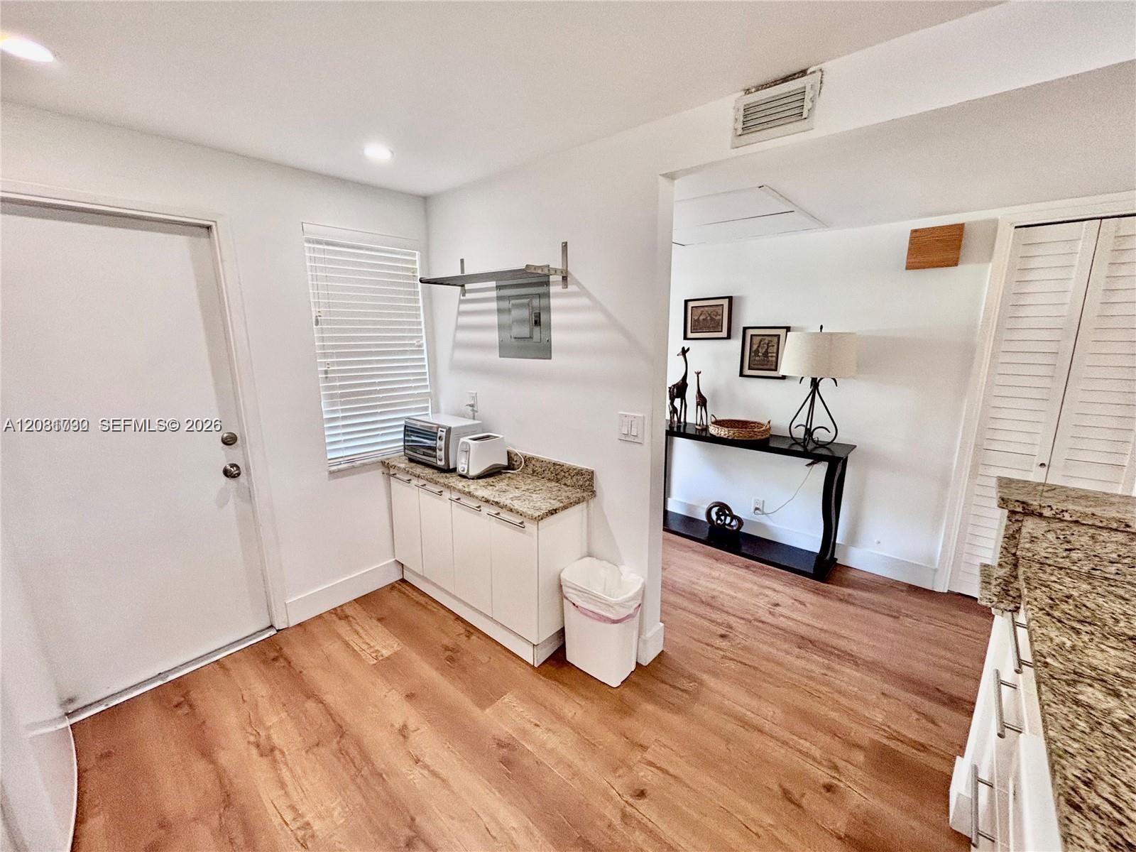 3051 S Palm Aire Dr # 102 — Photo 2
