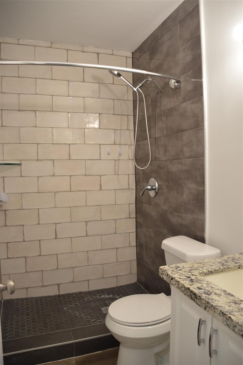 823 NE 14th Court — Photo 5