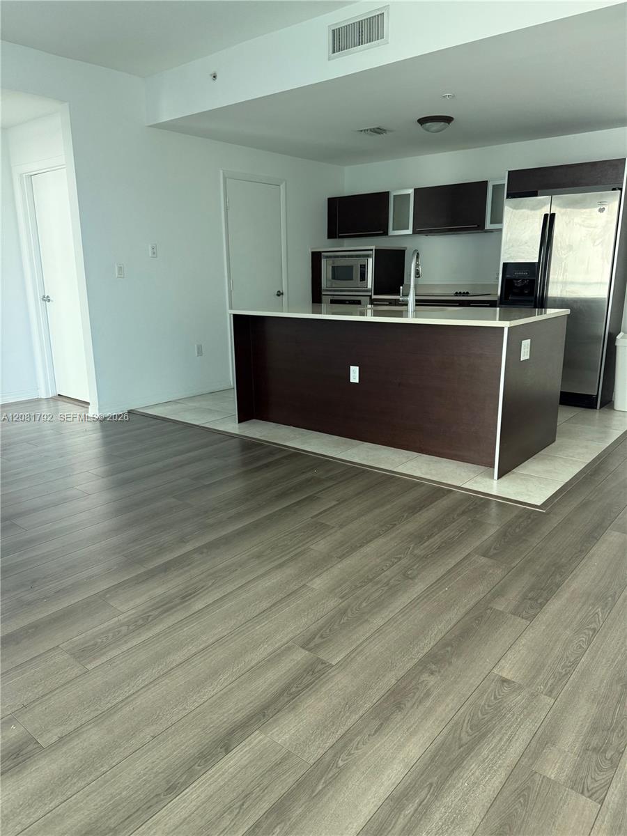1900 N Bayshore Dr # 1517 — Photo 4