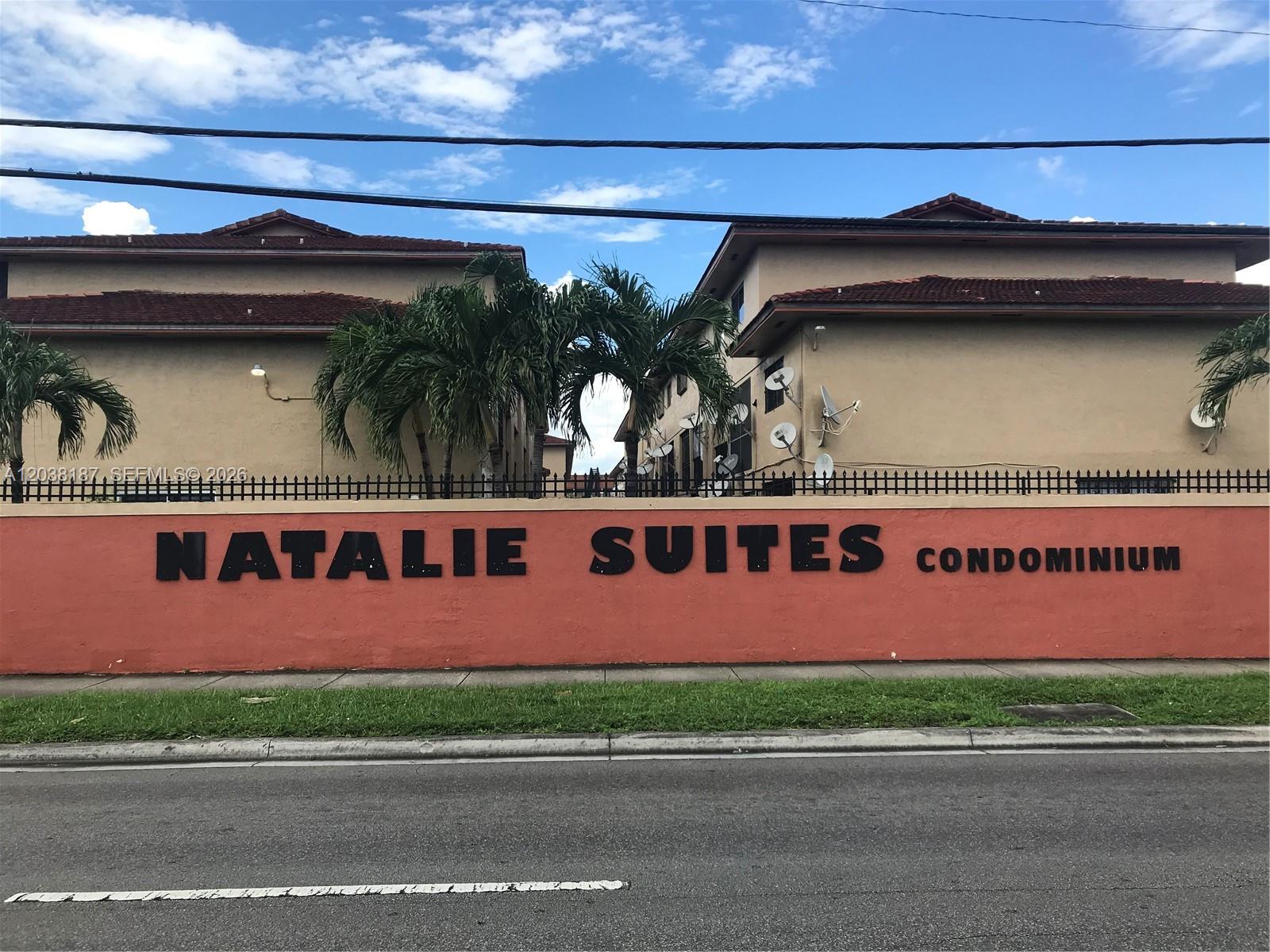 2319 W 60th St # D212, Hialeah FL 33016