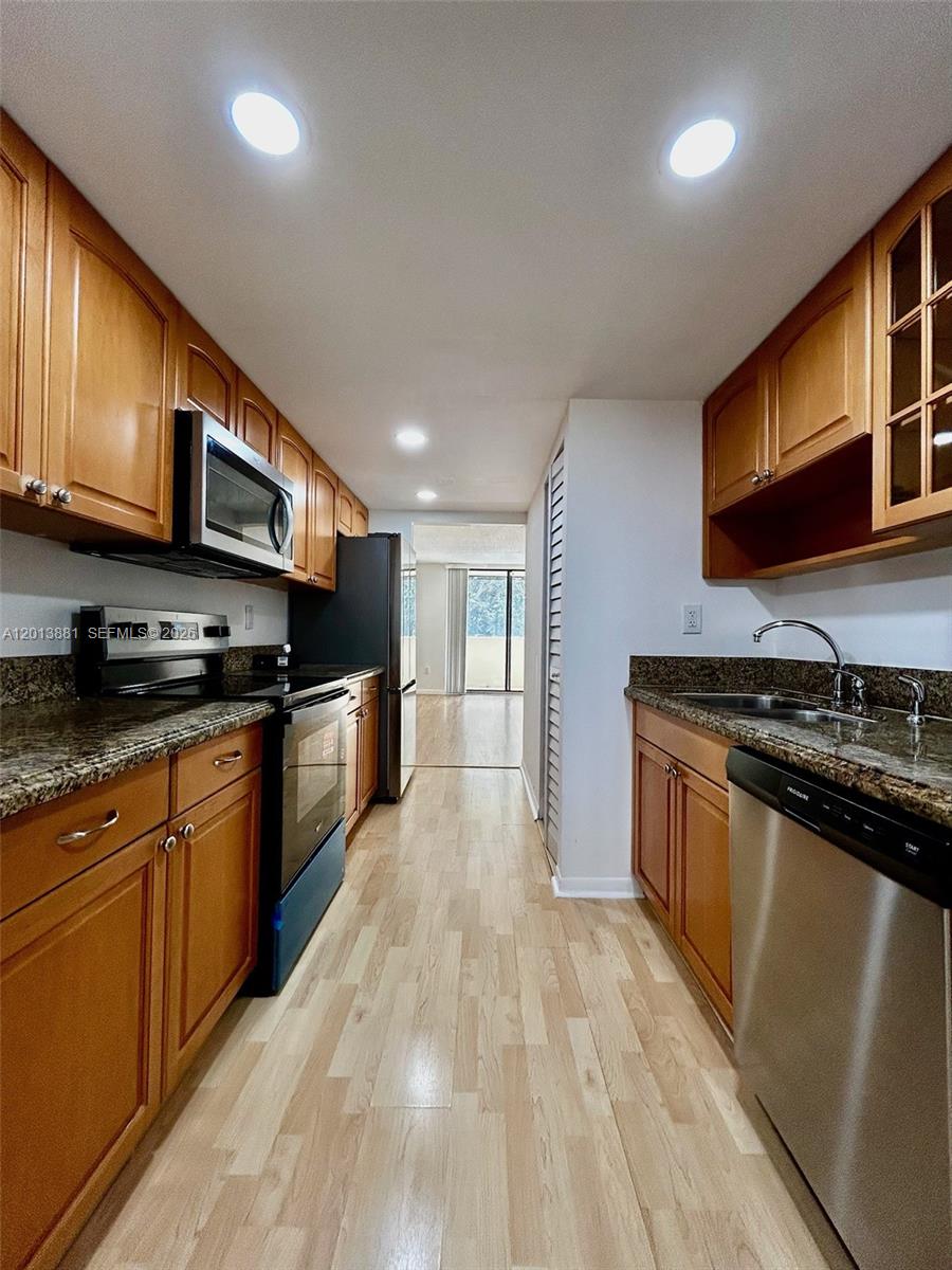 7451 NW 16th St # 304, Plantation FL 33313