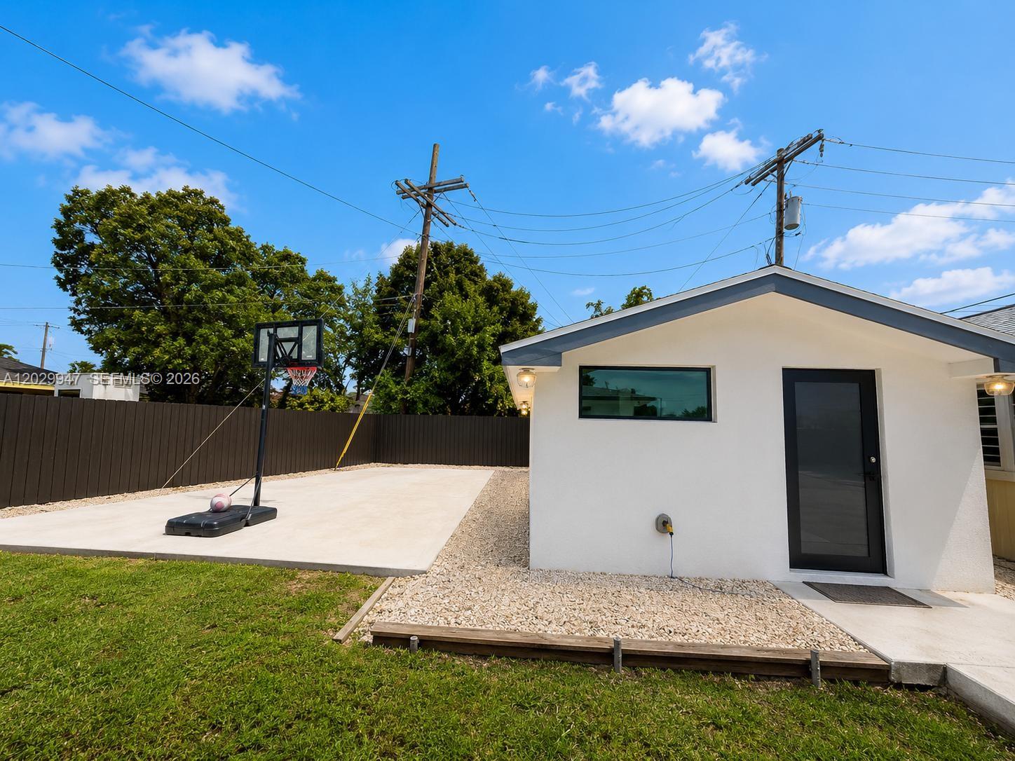 5350 NW 174th Dr, Miami Gardens FL 33055