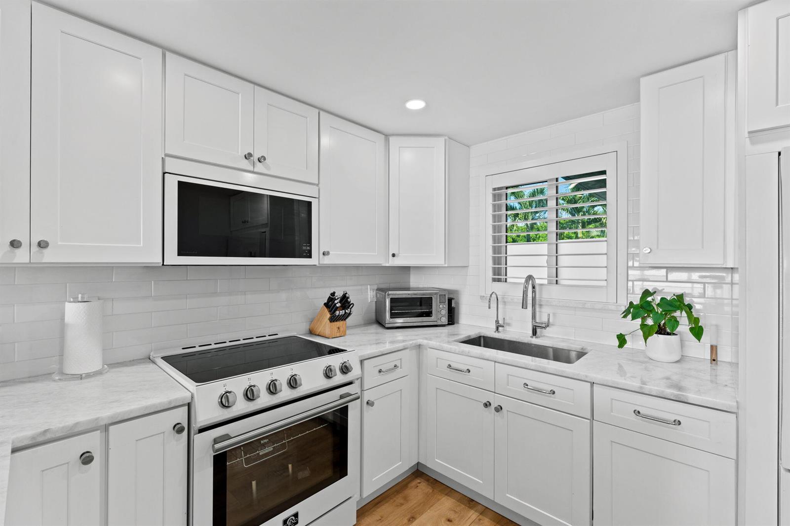 6-web-or-mls-A7405882