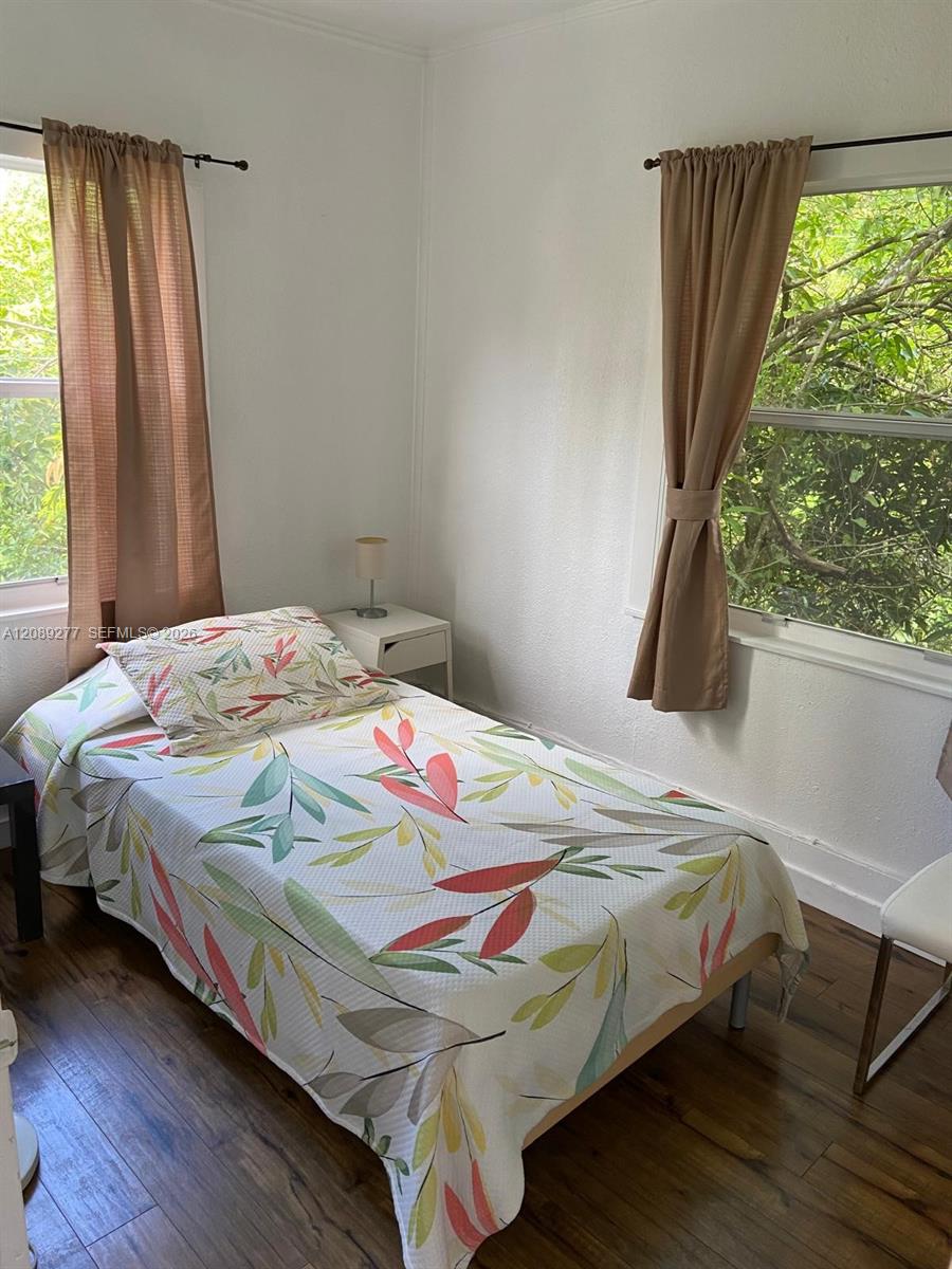517 SW 4th Ave # 2 — Photo 3