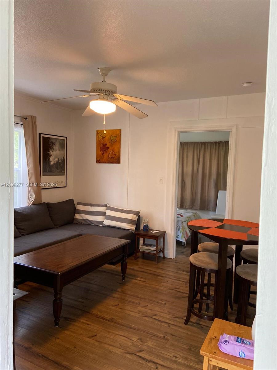 517 SW 4th Ave # 2 — Photo 5