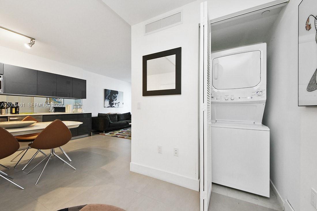 31 SE 6th St # 1206 View 10