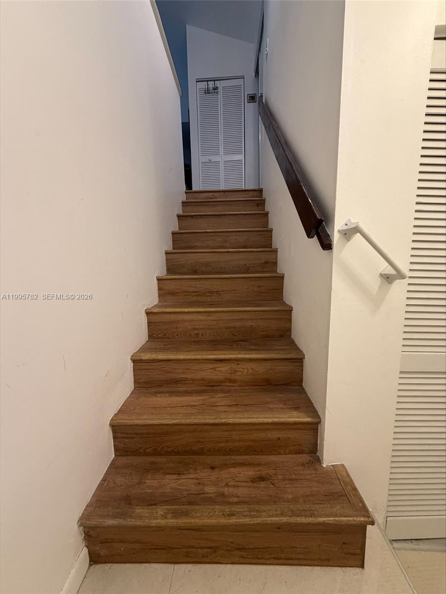 221 W Park Dr # 3 — Photo 2