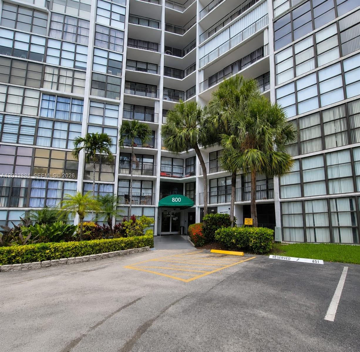800 Parkview Dr # 512, Hallandale Beach FL 33009