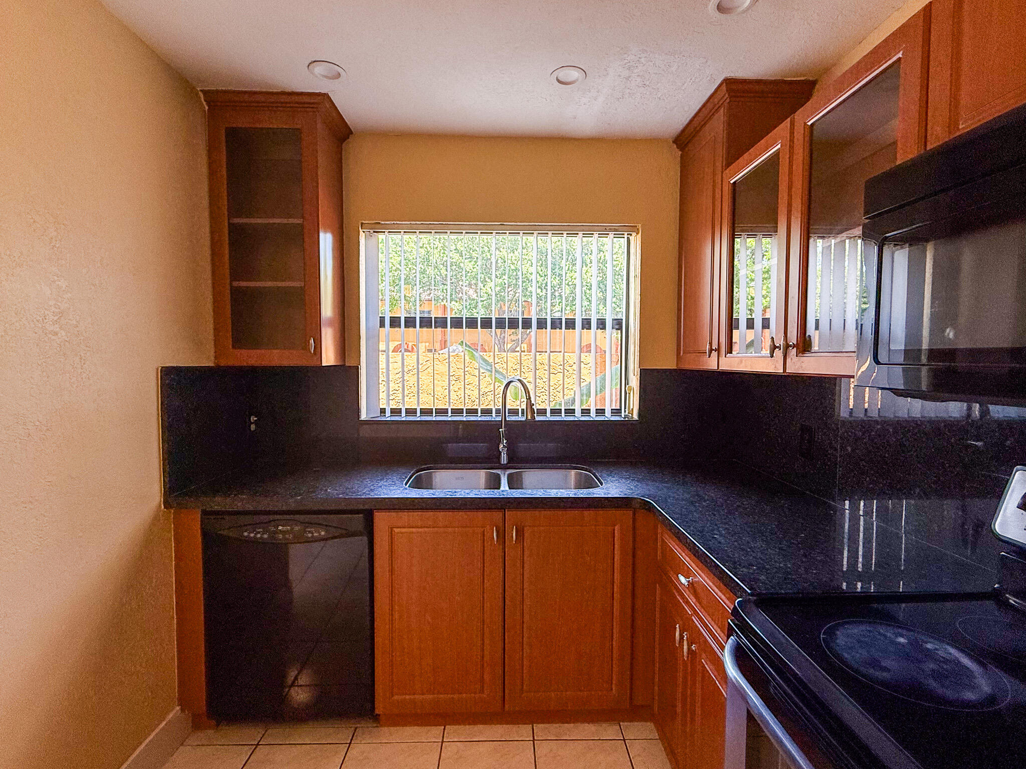 4567 NW 90TH Avenue — Photo 5