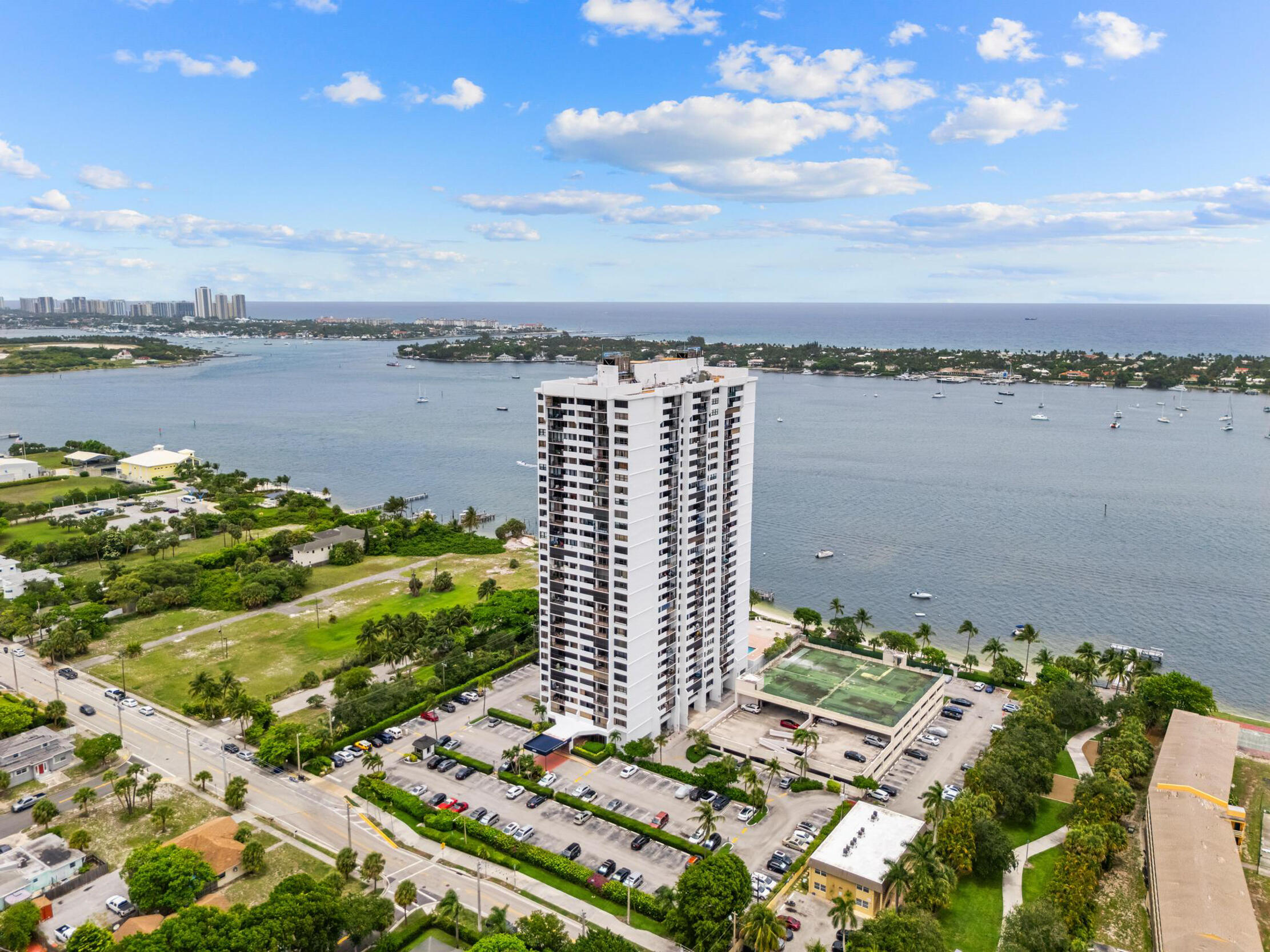 5600 N Flagler Drive # 402, West Palm Beach FL 33407