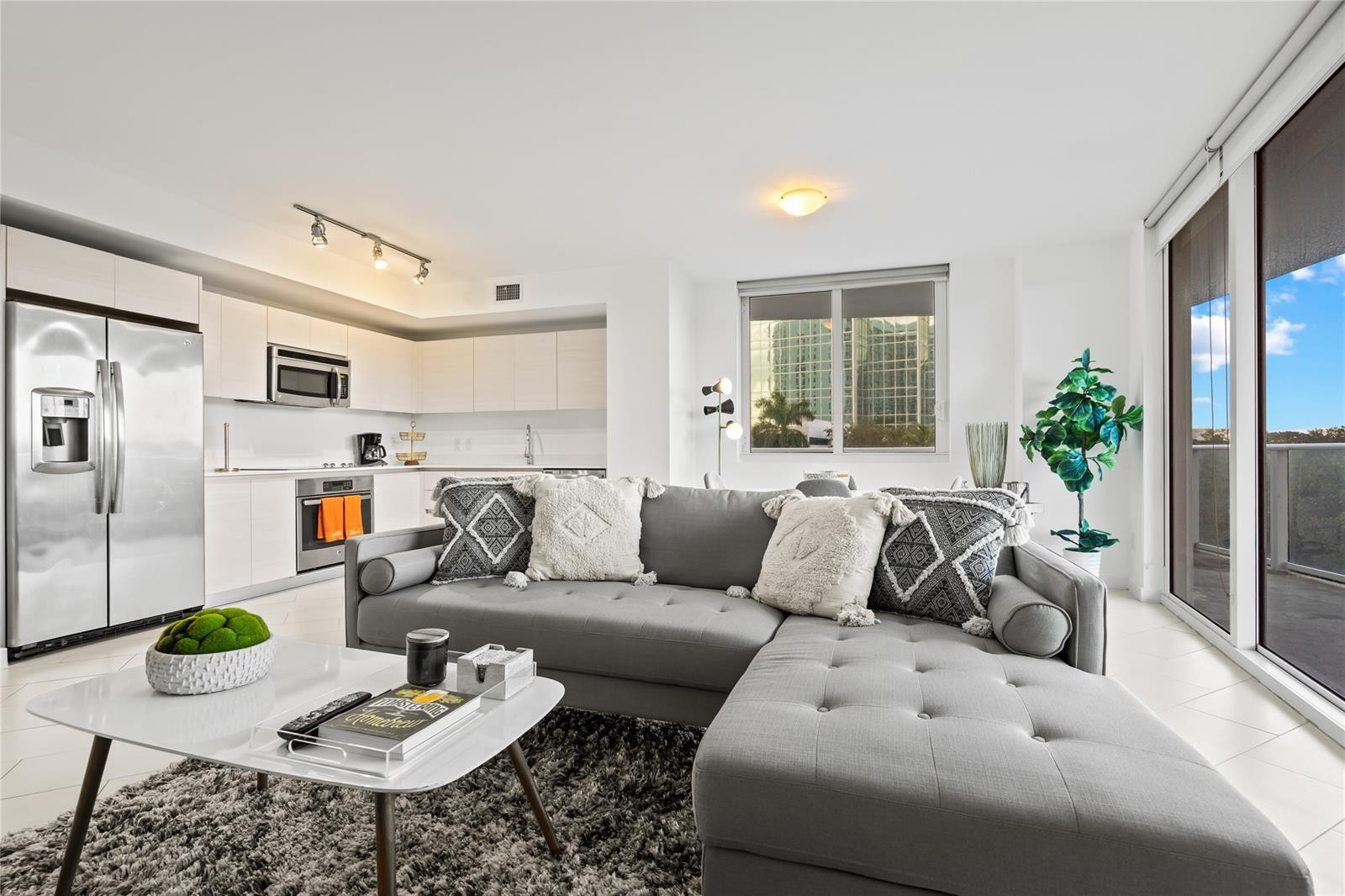 4250 Biscayne Boulevard # 402 — Photo 4