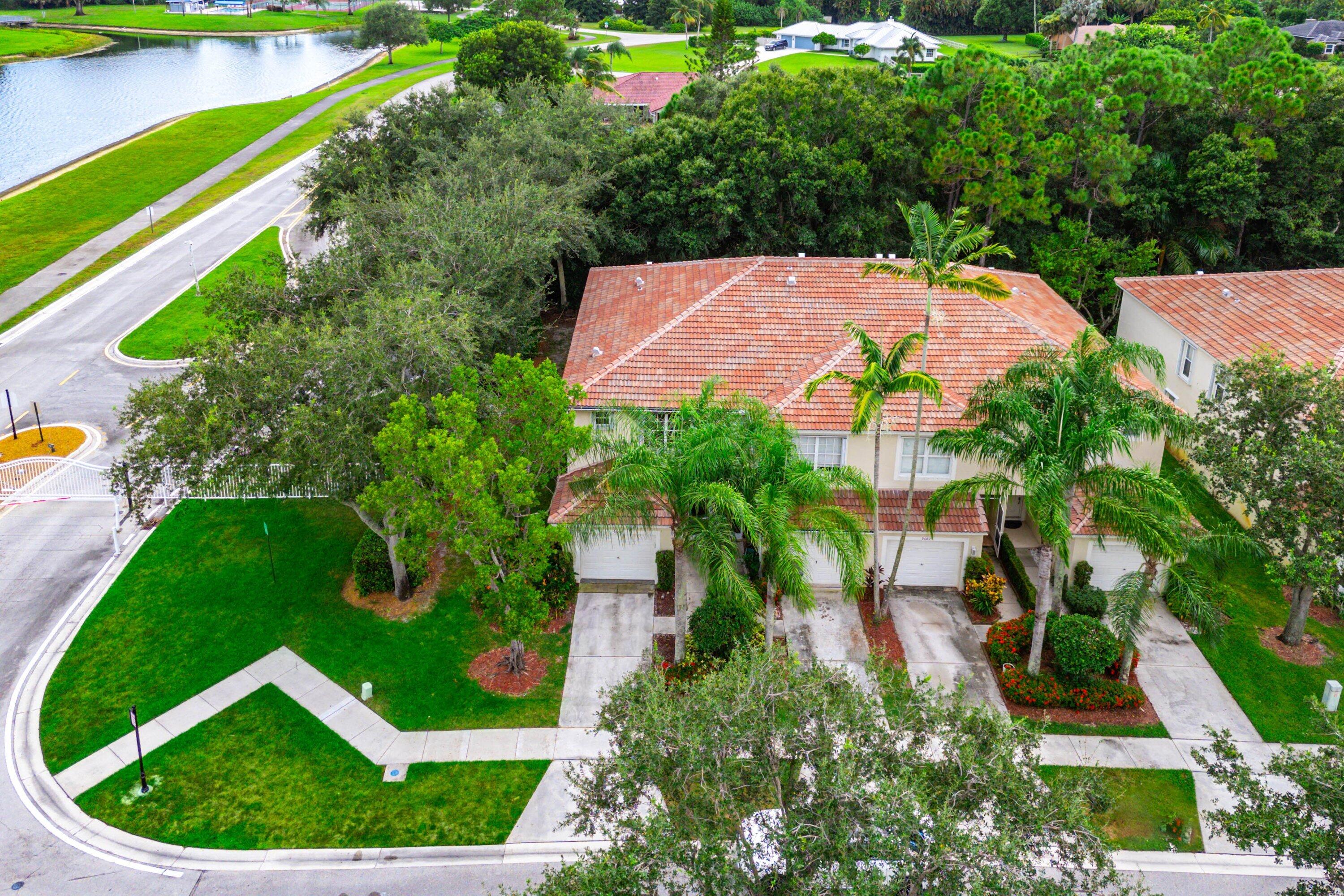 9650 Lago Drive — Photo 4