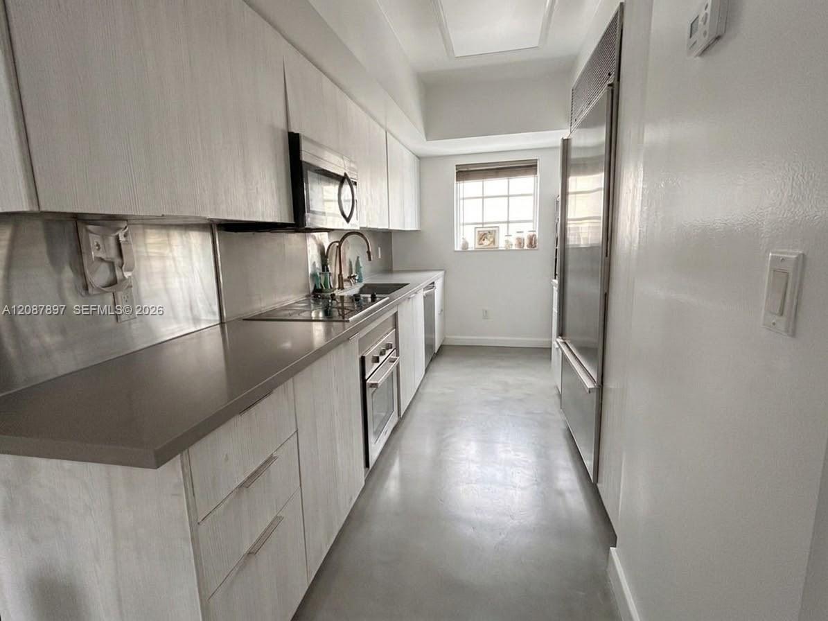 932 7th St # 932D — Photo 3