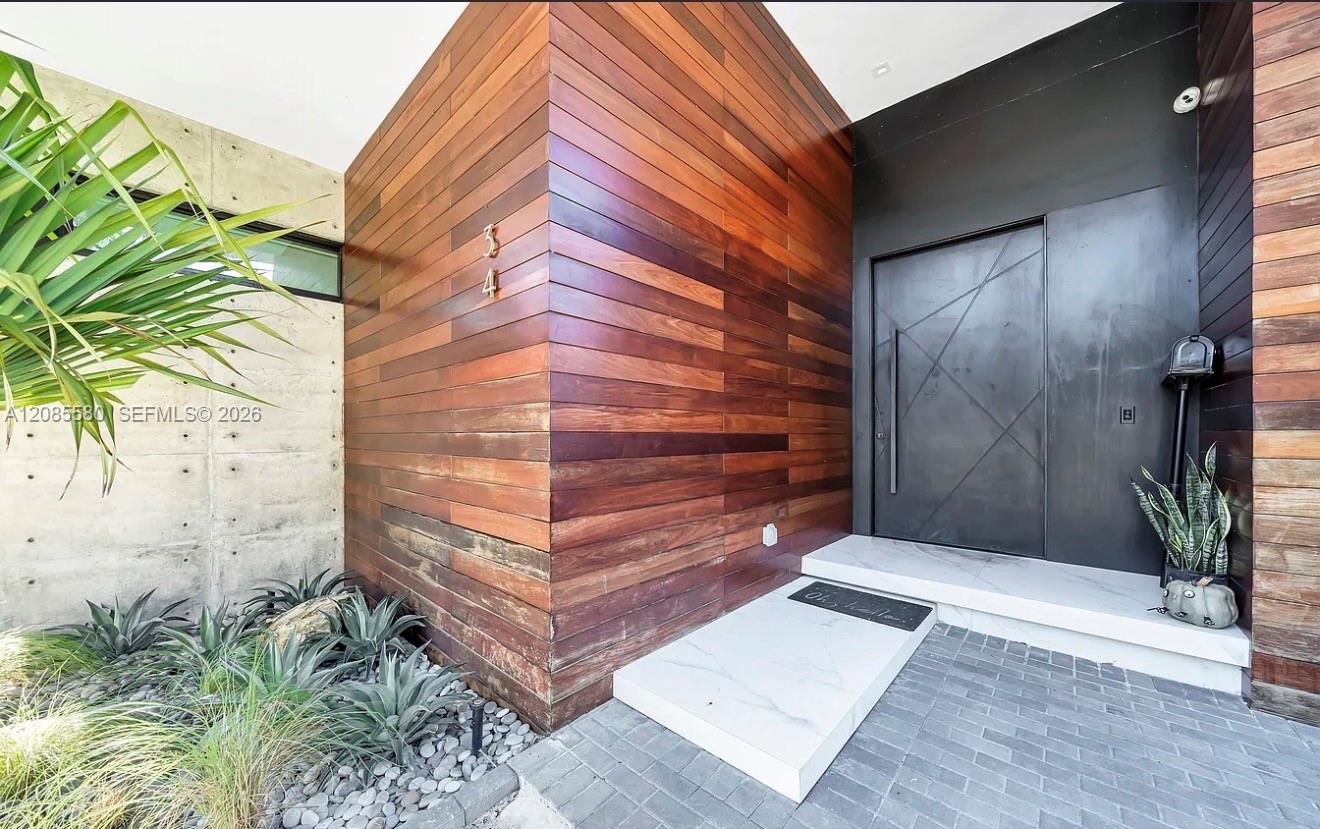 34 SW 26 Rd — Photo 3