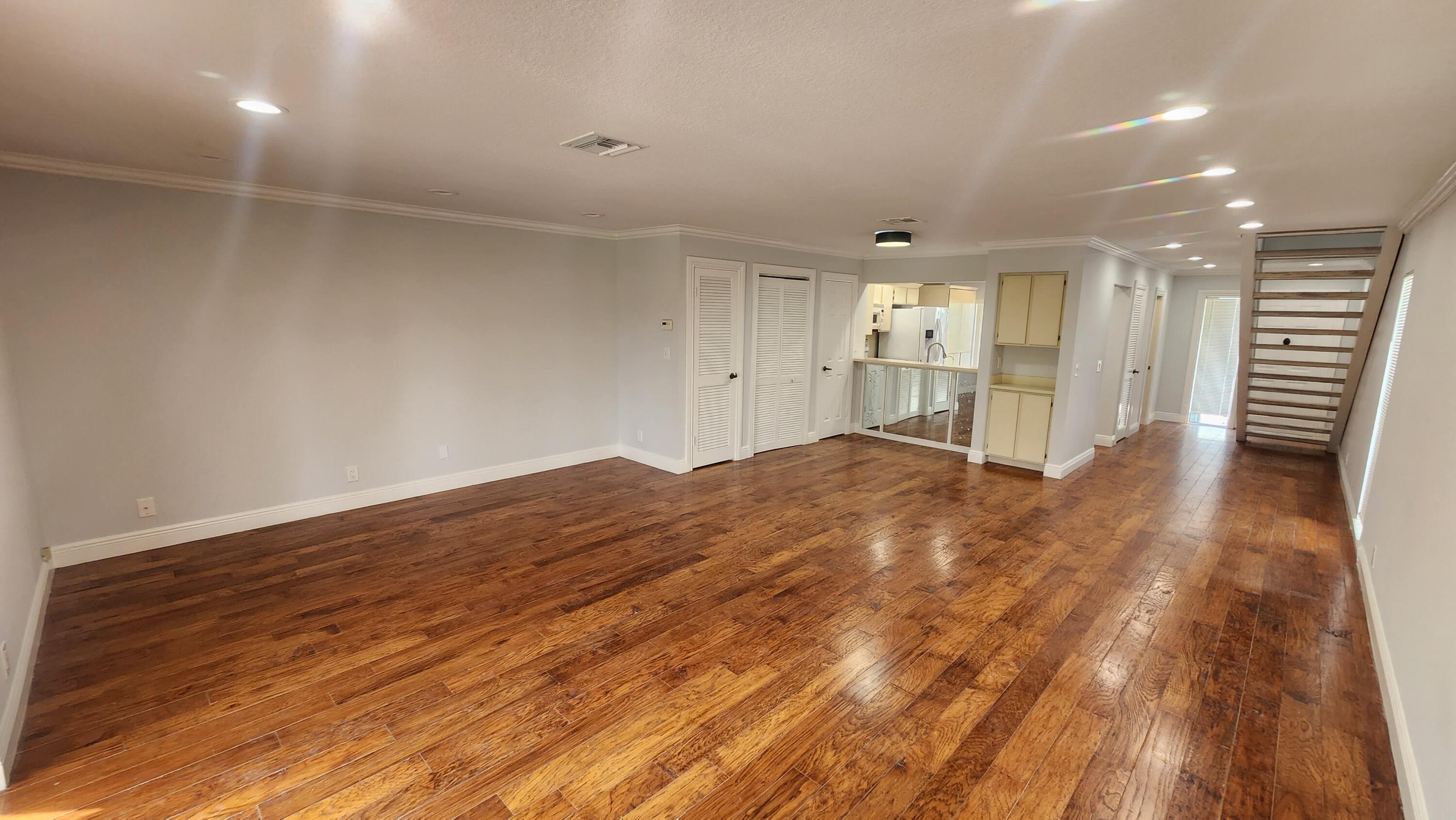 360 Canal Point S — Photo 2