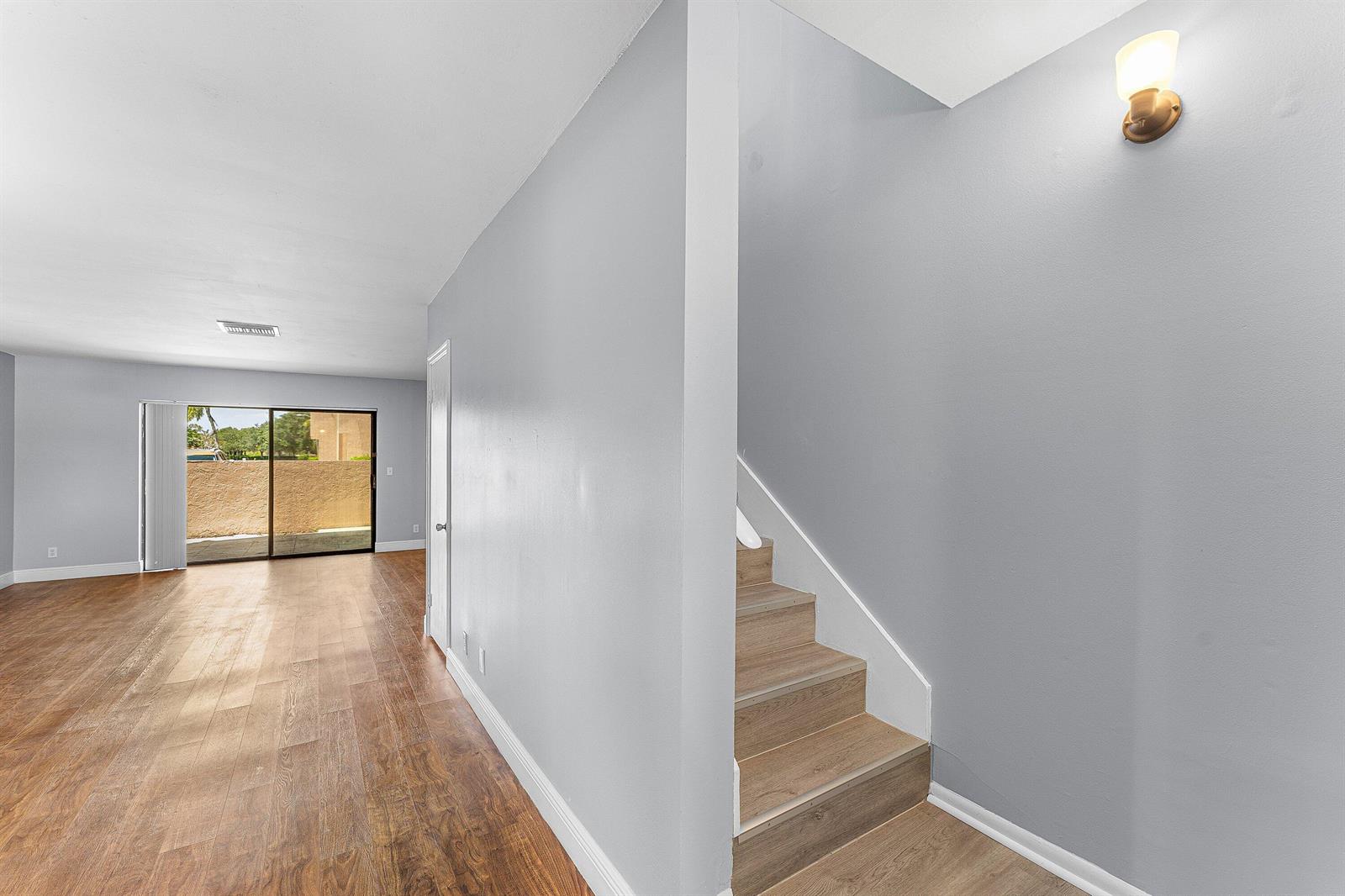 006-139SparrowDrive-2A-RoyalPalmBeach-FL