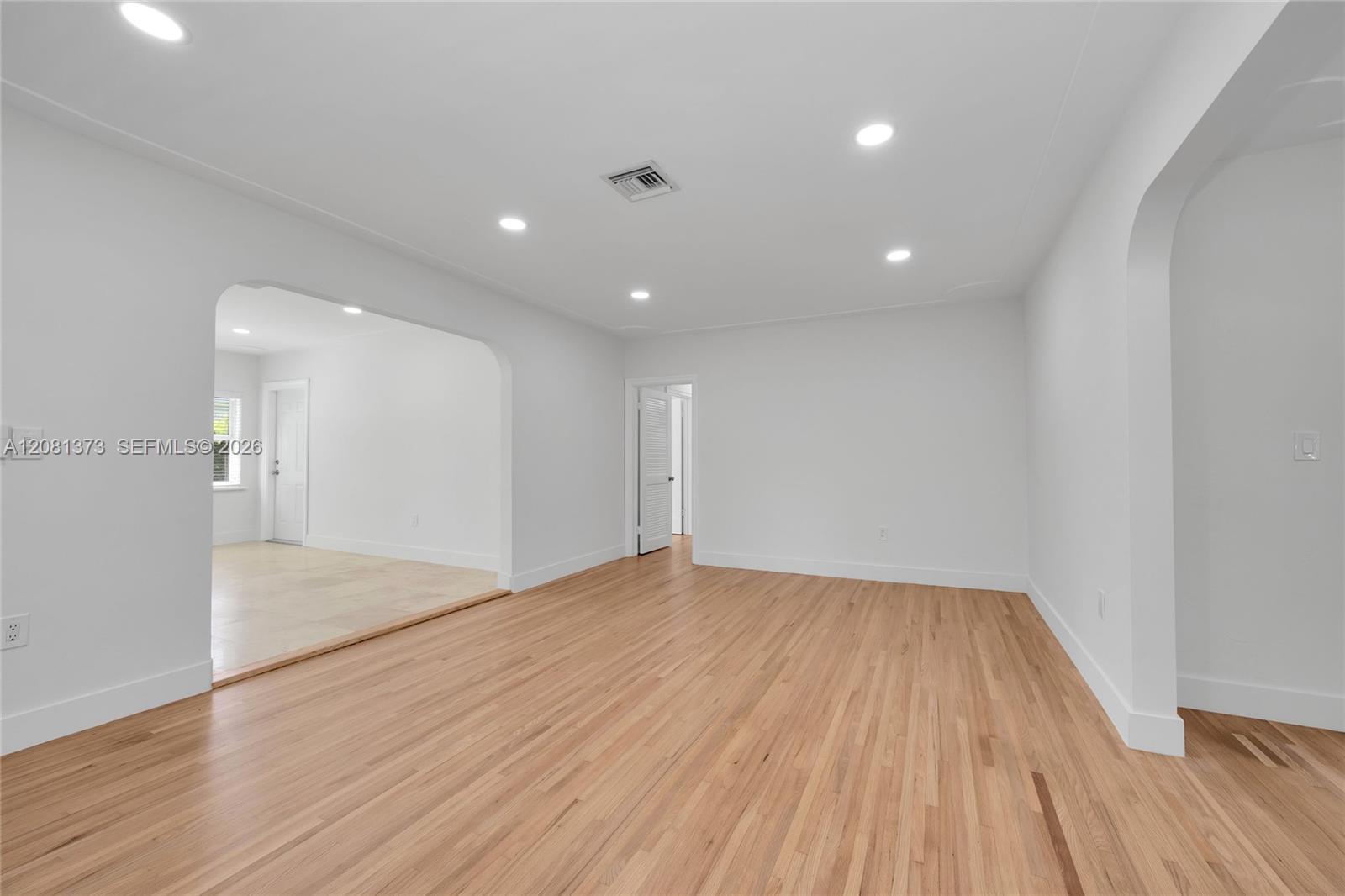 1540 Sarria Ave — Photo 4