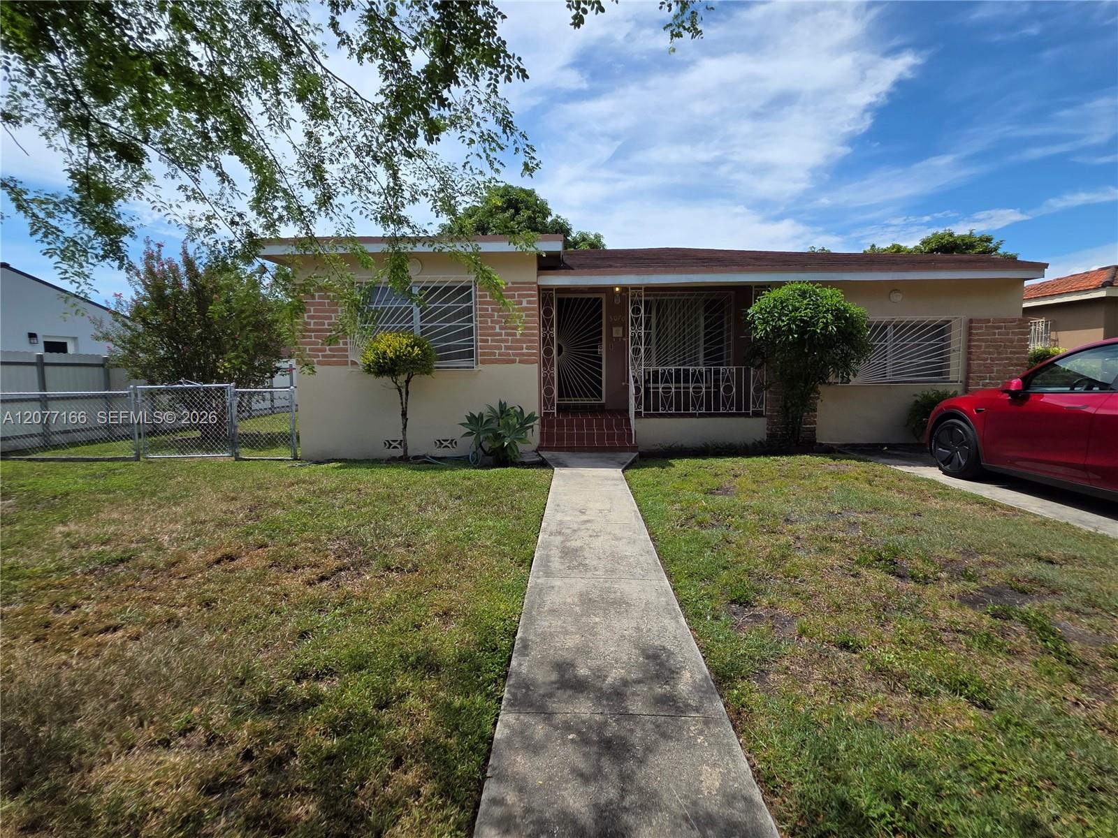 3070 NW 6th St — Photo 3