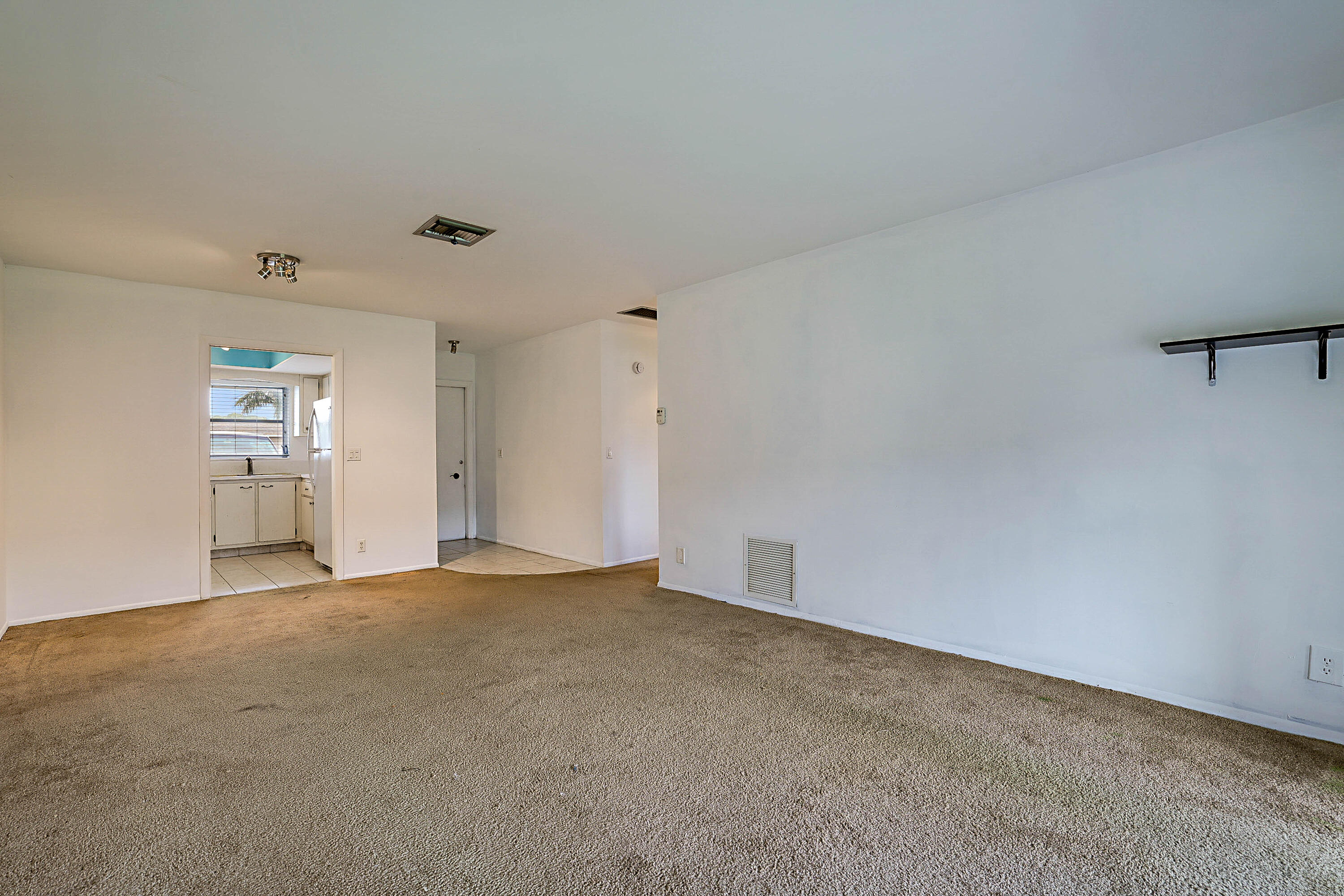 2688 Dudley Drive E # D — Photo 3