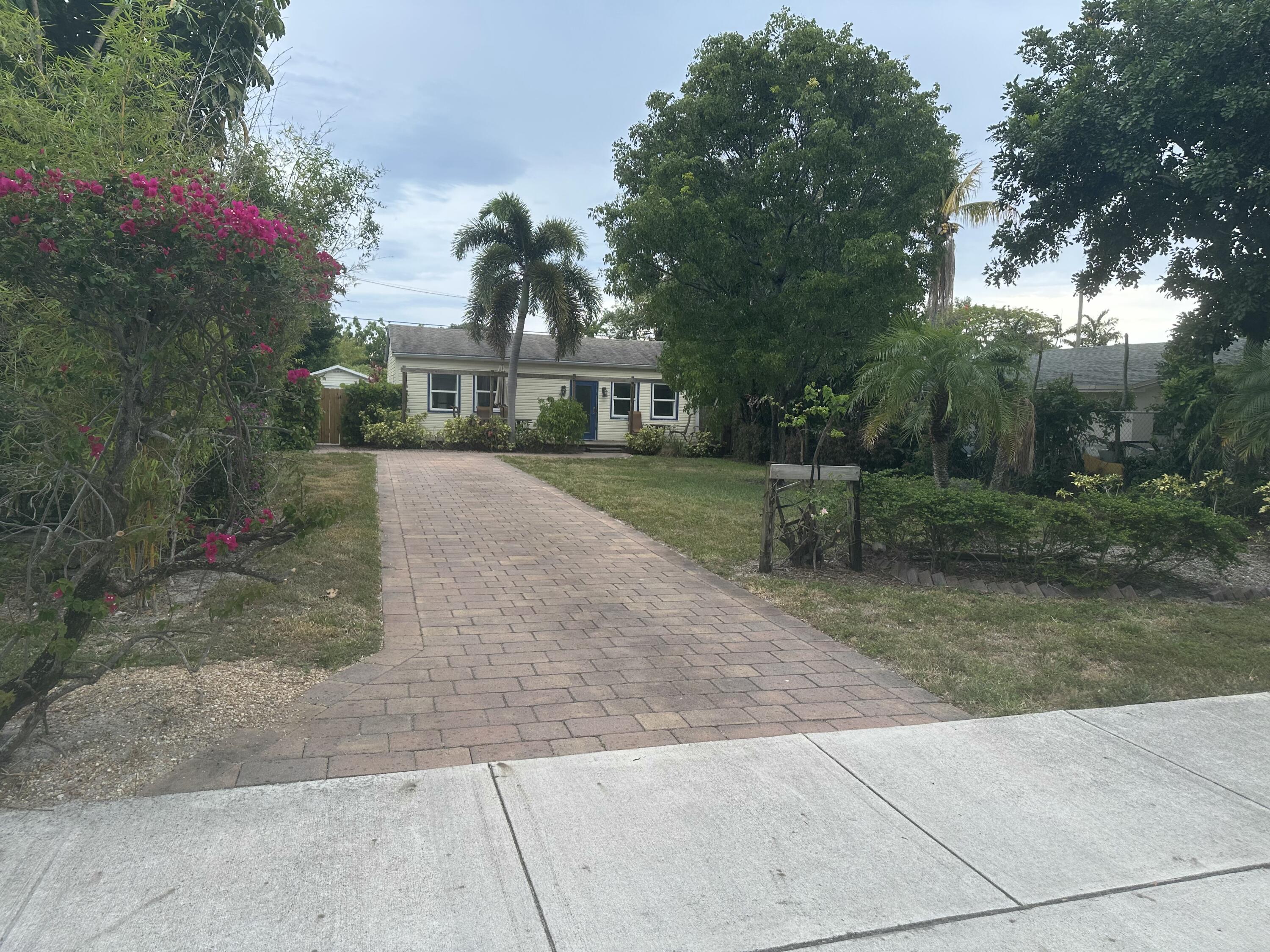 729 SE 2nd Avenue, Delray Beach FL 33483