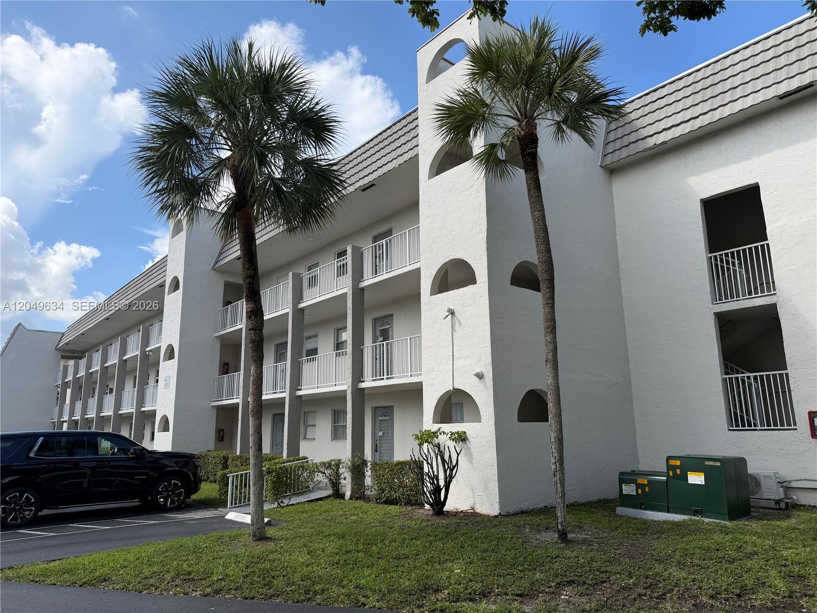 8135 Sunrise Lakes Blvd # 210, Sunrise FL 33322