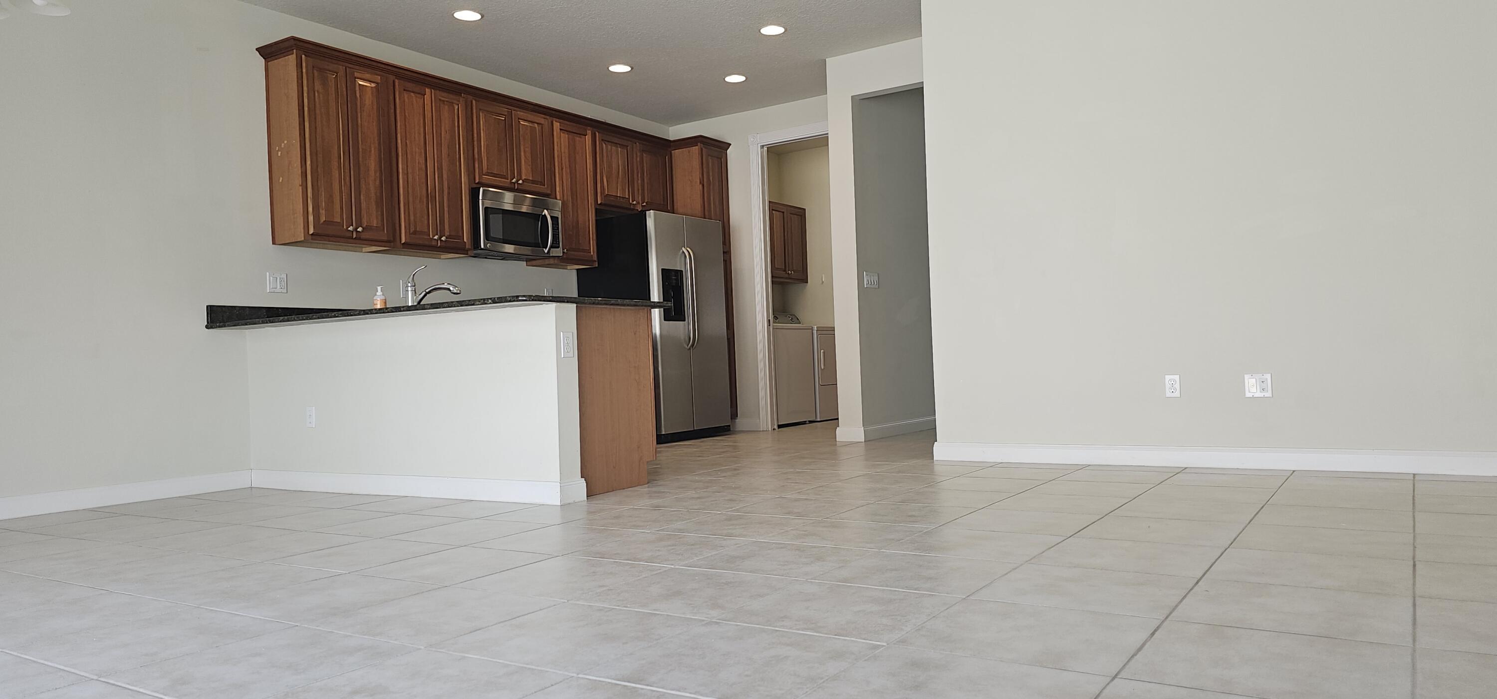1173 ISLAMORADA Drive — Photo 4