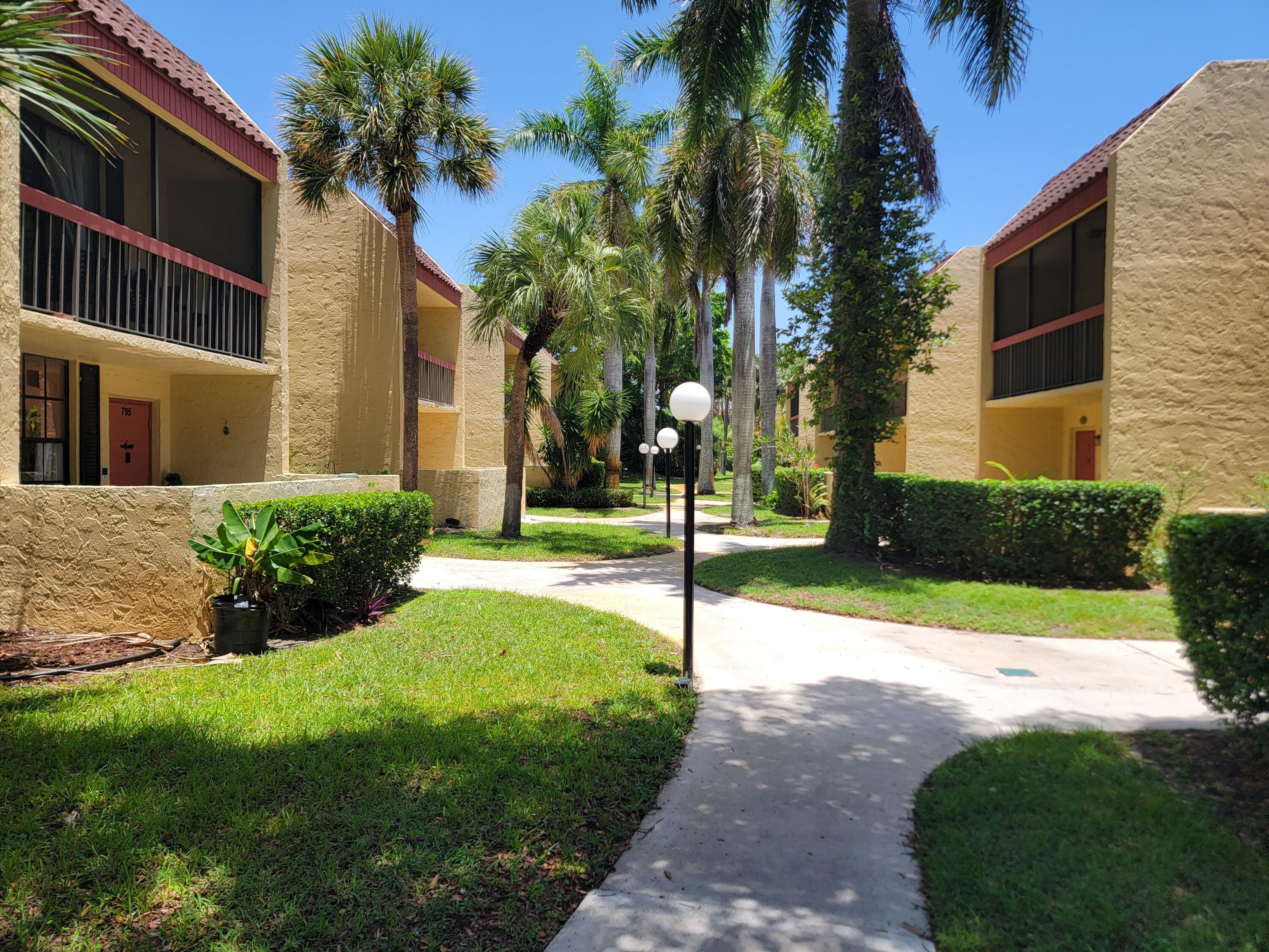 791 SE 1st Way # 74 — Photo 4