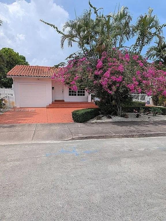 41 Campina Ct, Coral Gables FL 33134