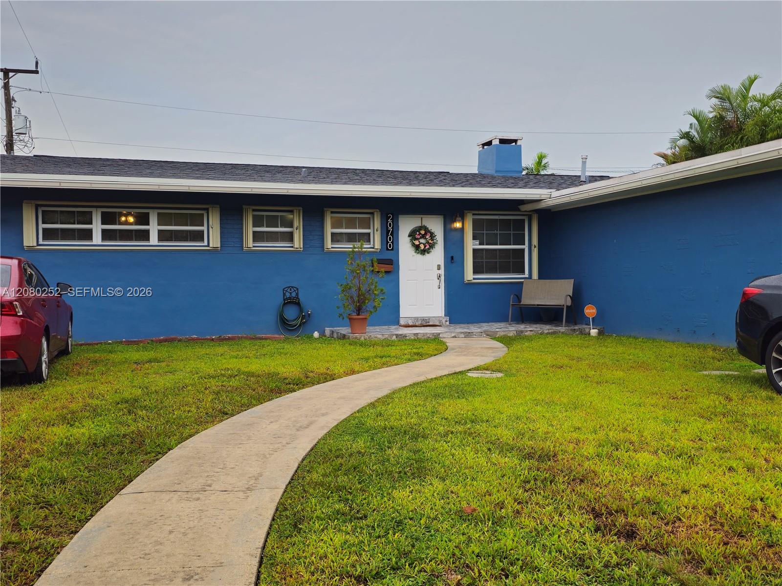 20700 Leeward Ln — Photo 2