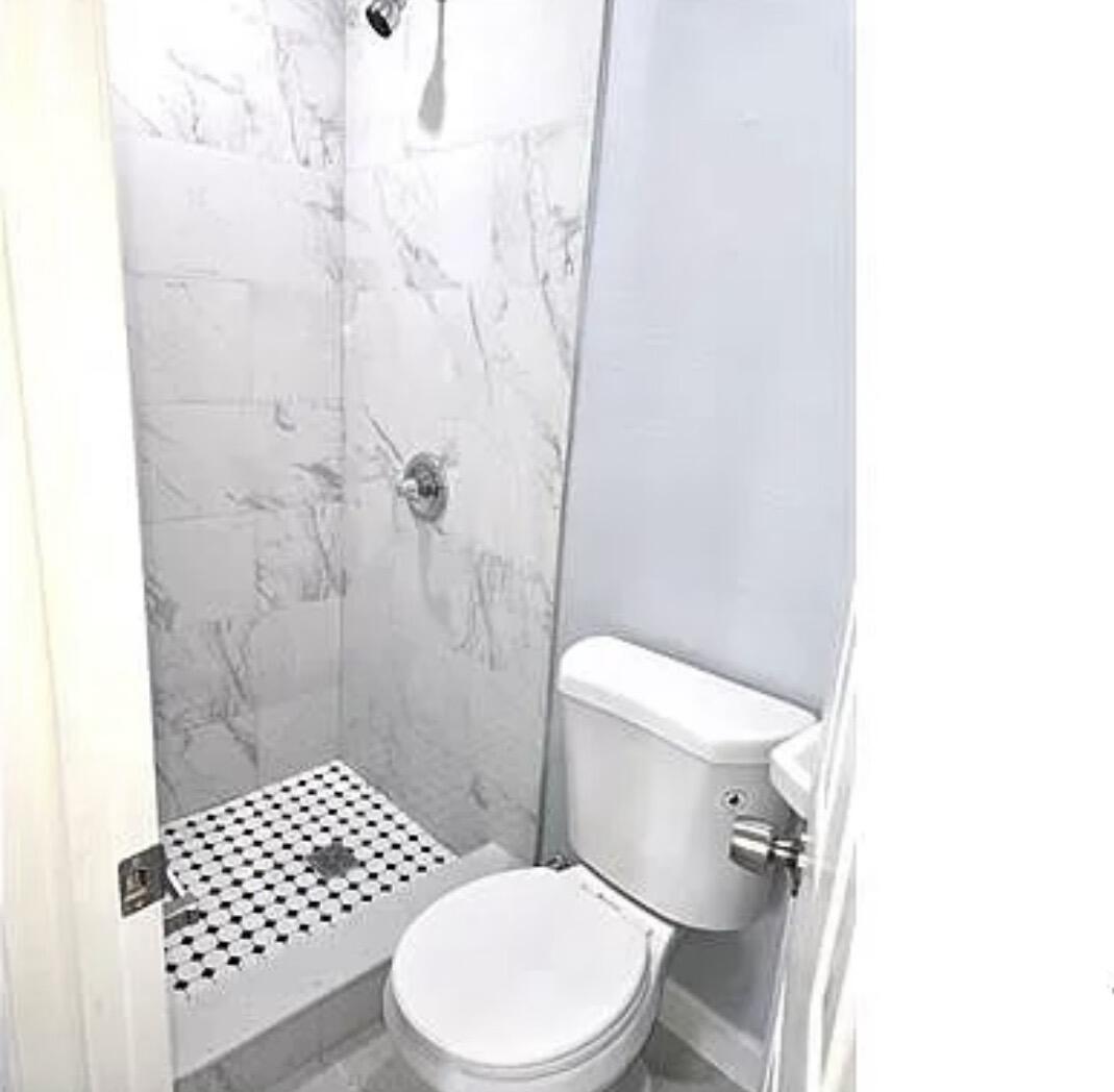 1132 W 27th Street — Photo 4
