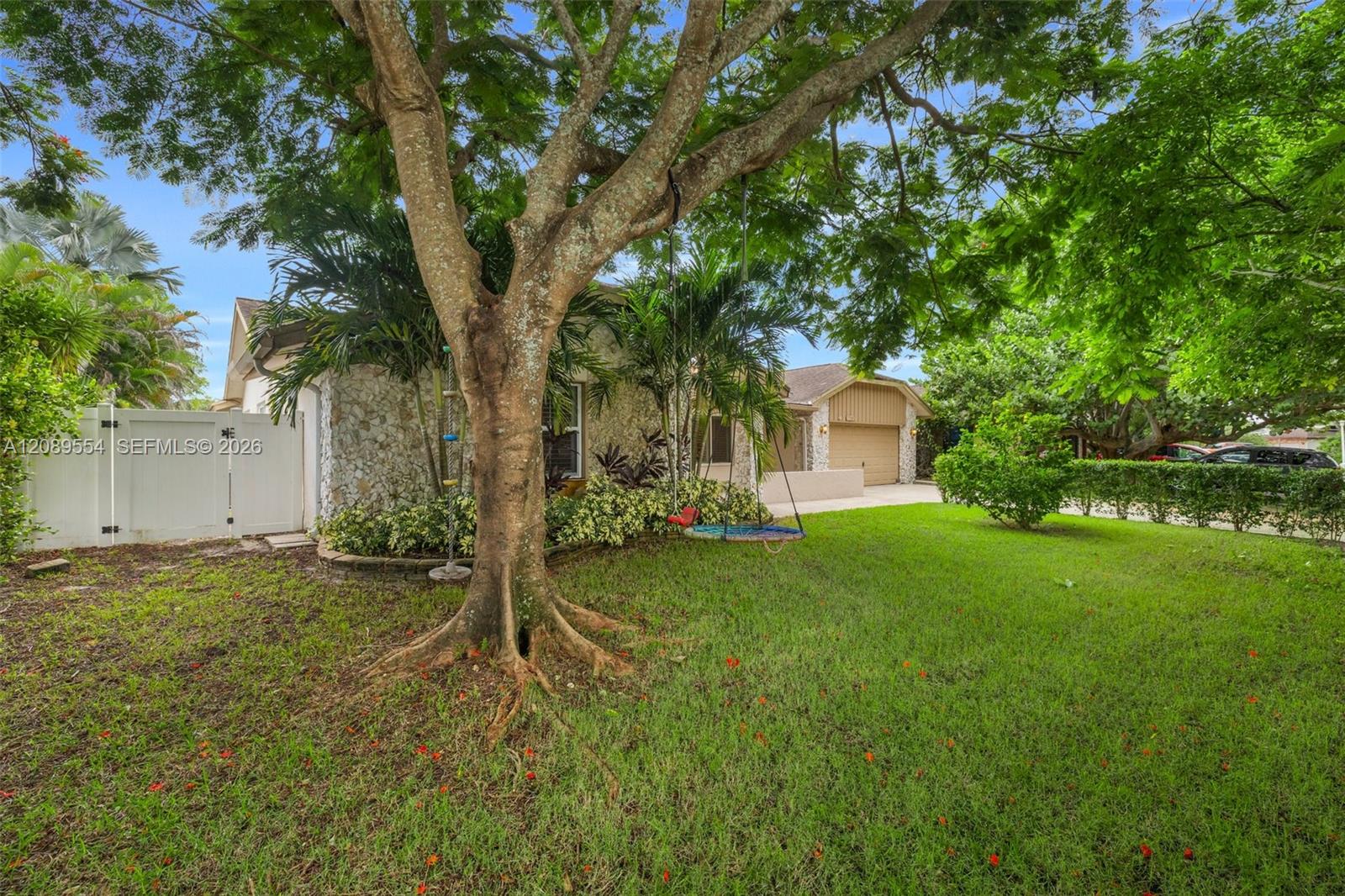 7700 NW 11th Pl — Photo 2