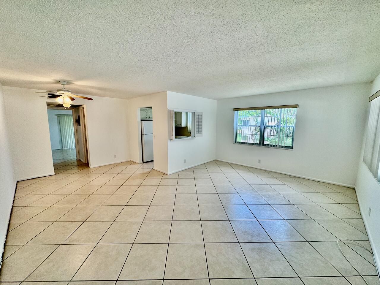 44 CANTERBURY B — Photo 3