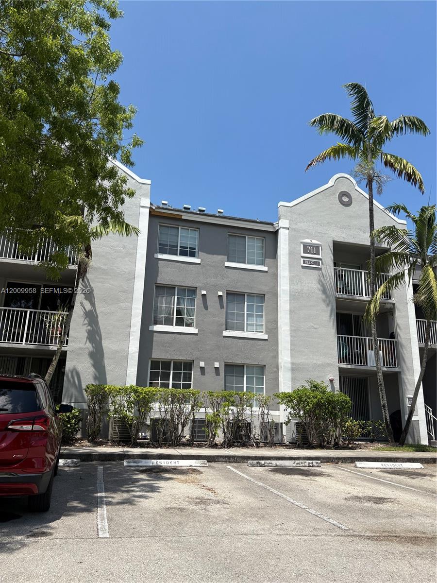 711 SW 111th Way # 202 — Photo 4